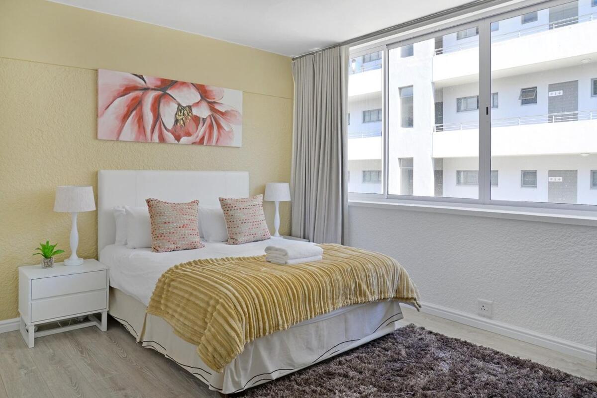 Spacious Bright Apt 50m to Ocean view 4