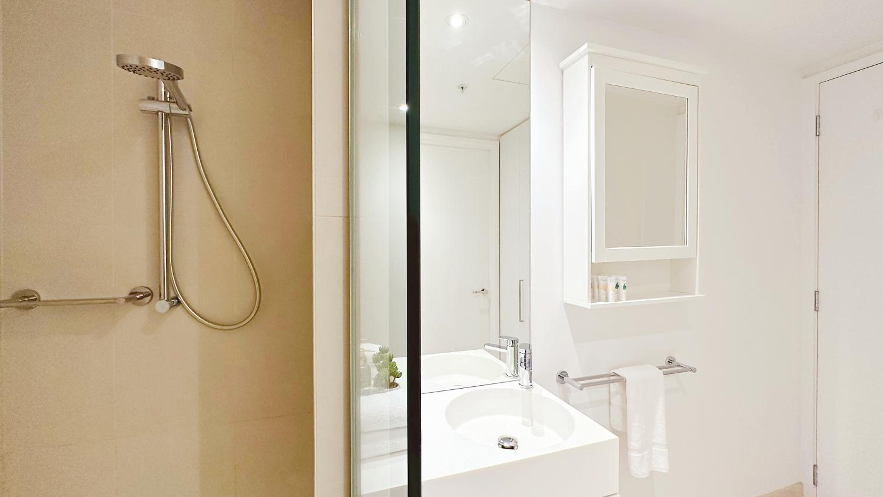 Prima Tower 1B Apt by GoodLive