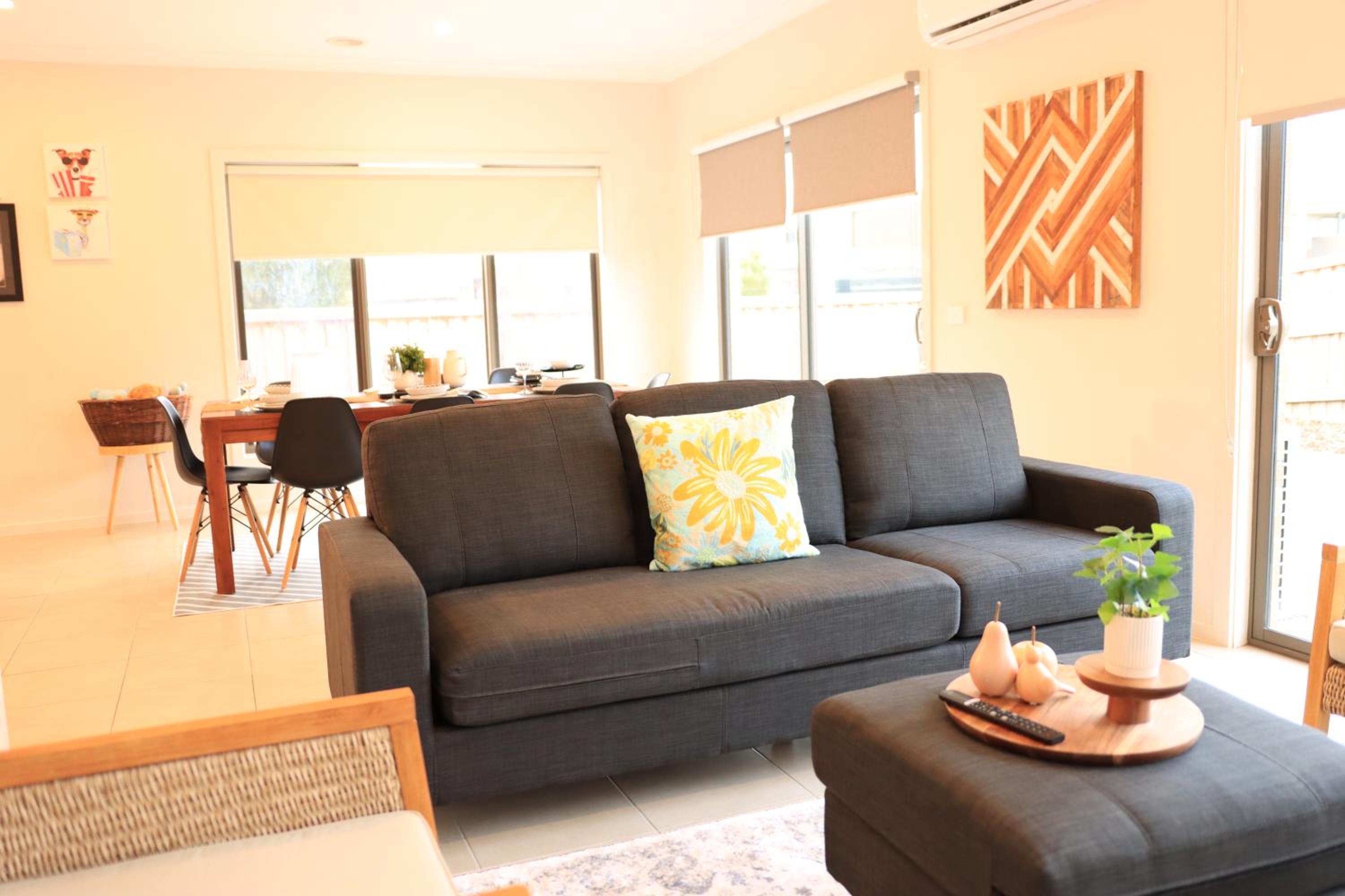 Melbourne holiday house for 15 peoples in Sanctuary Lake
