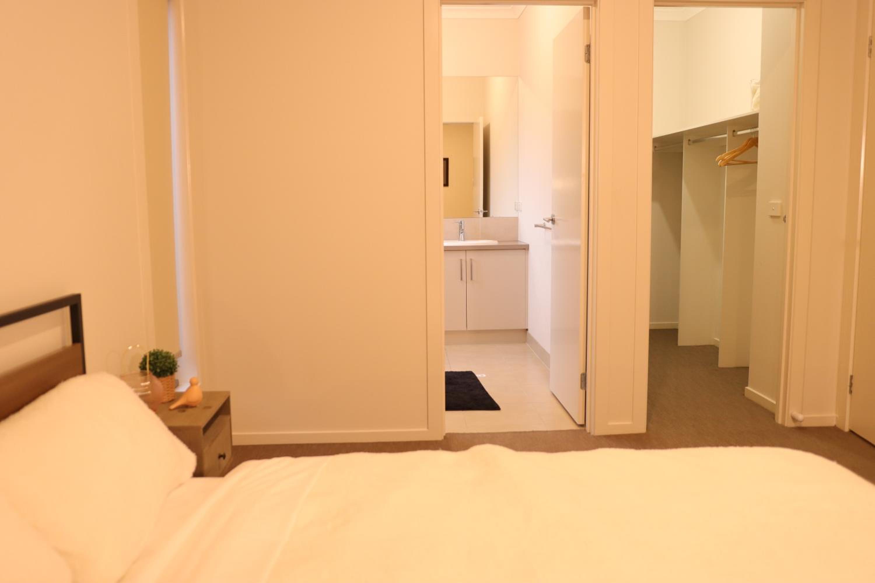 Melbourne holiday house for 15 peoples in Sanctuary Lake