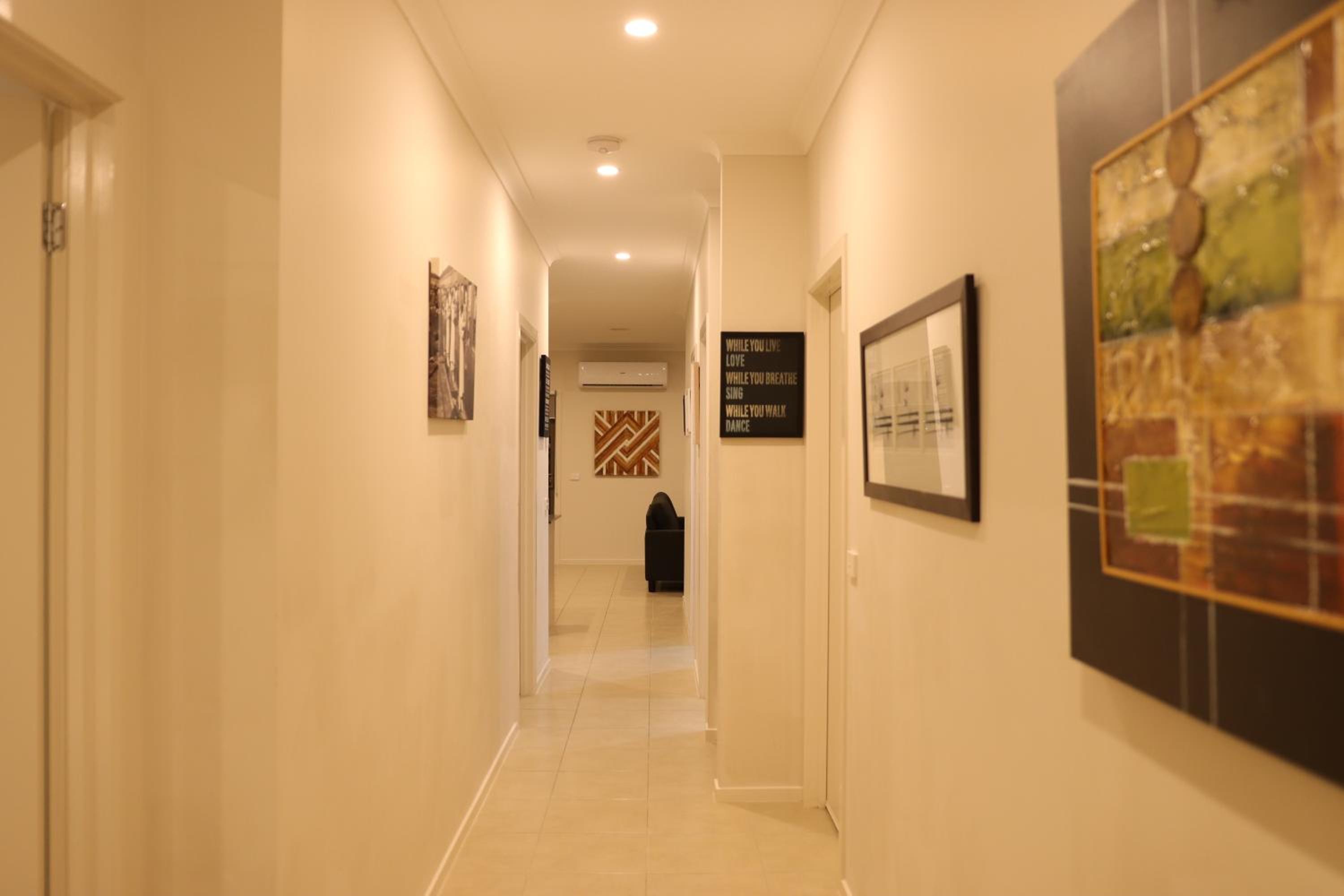 Melbourne holiday house for 15 peoples in Sanctuary Lake