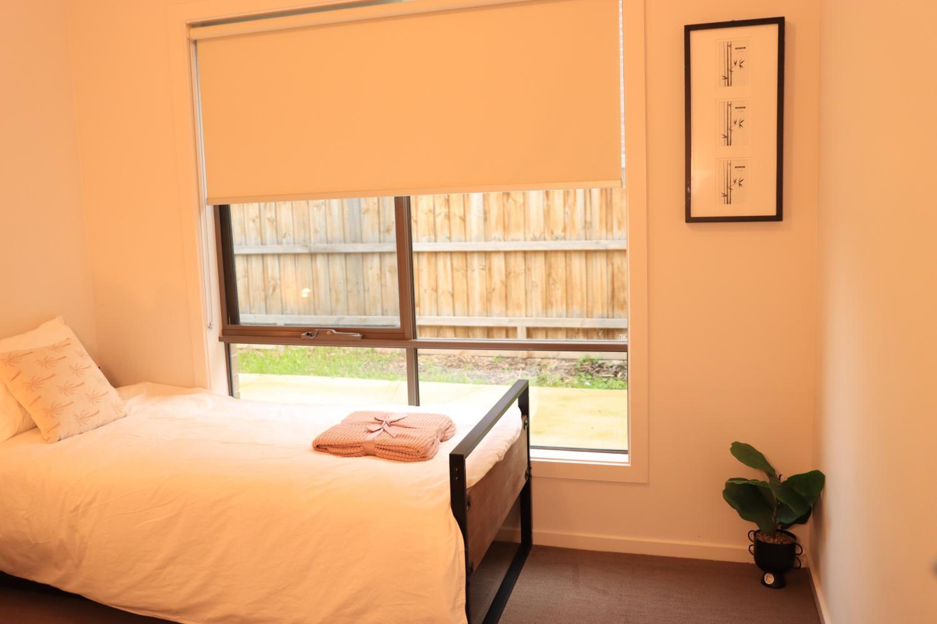 Melbourne holiday house for 15 peoples in Sanctuary Lake