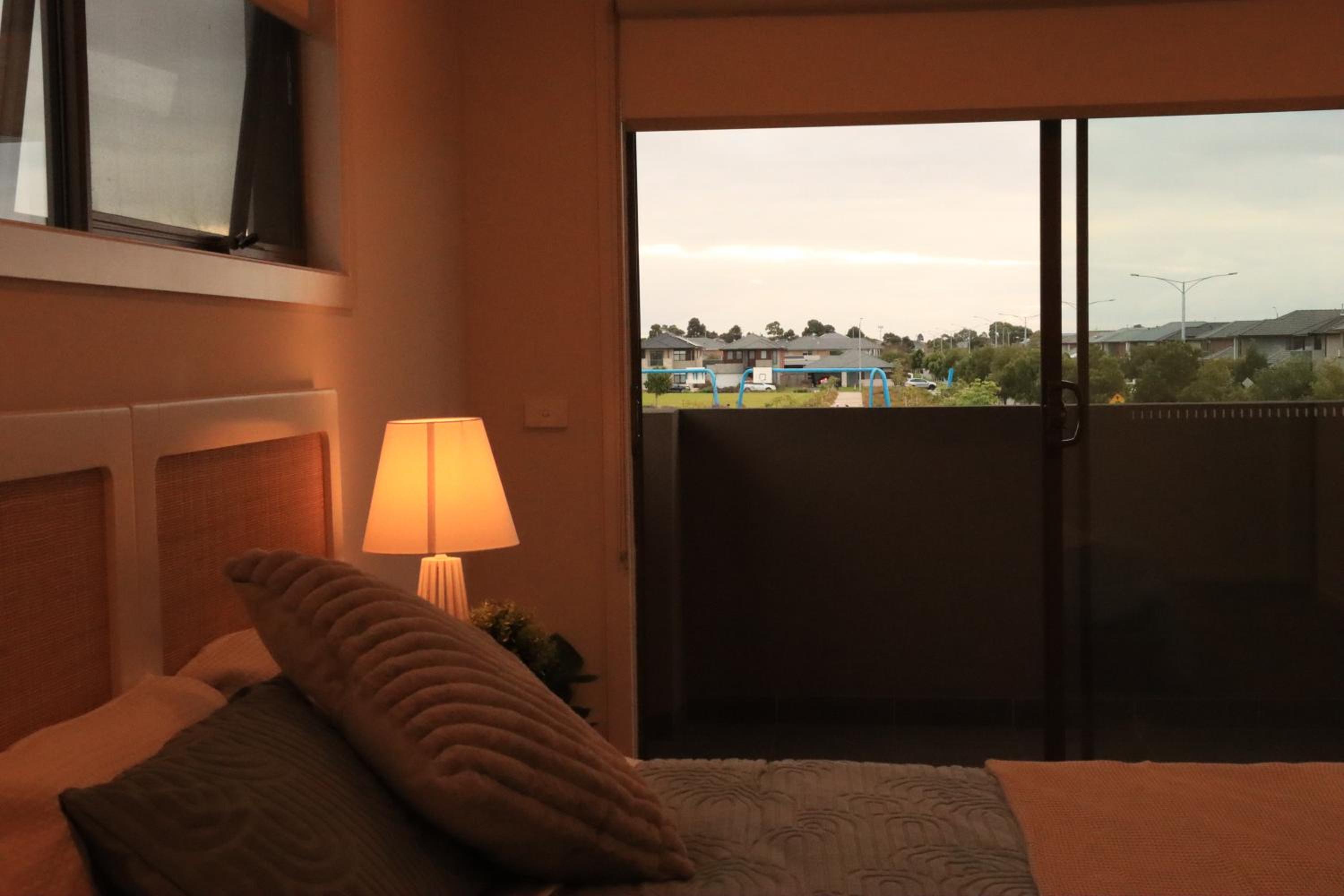 Melbourne holiday house for 15 peoples in Sanctuary Lake
