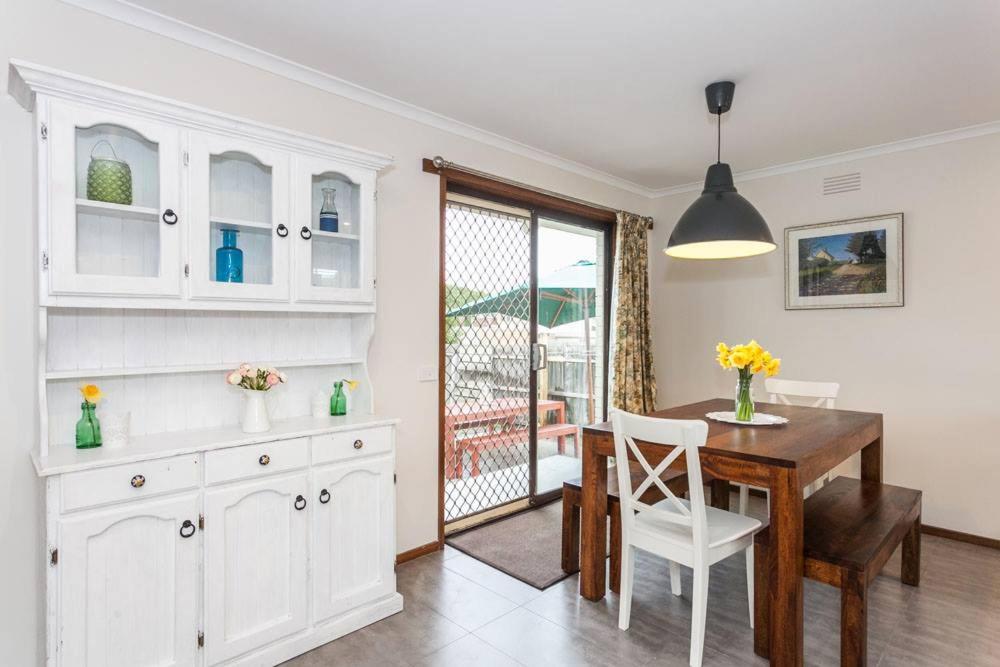 Torquay Retreats Aus- TwentyTwo Pride