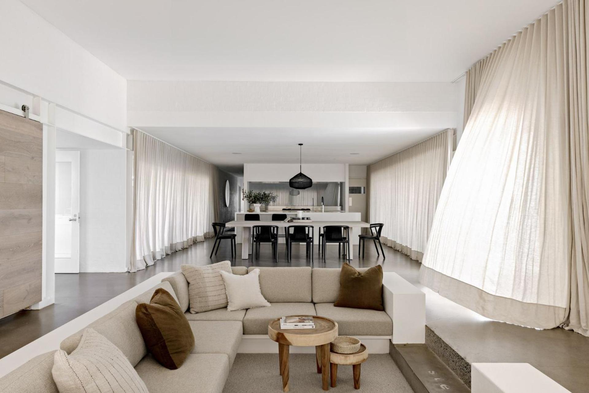 Amileka - luxury 25 acre estate with pool