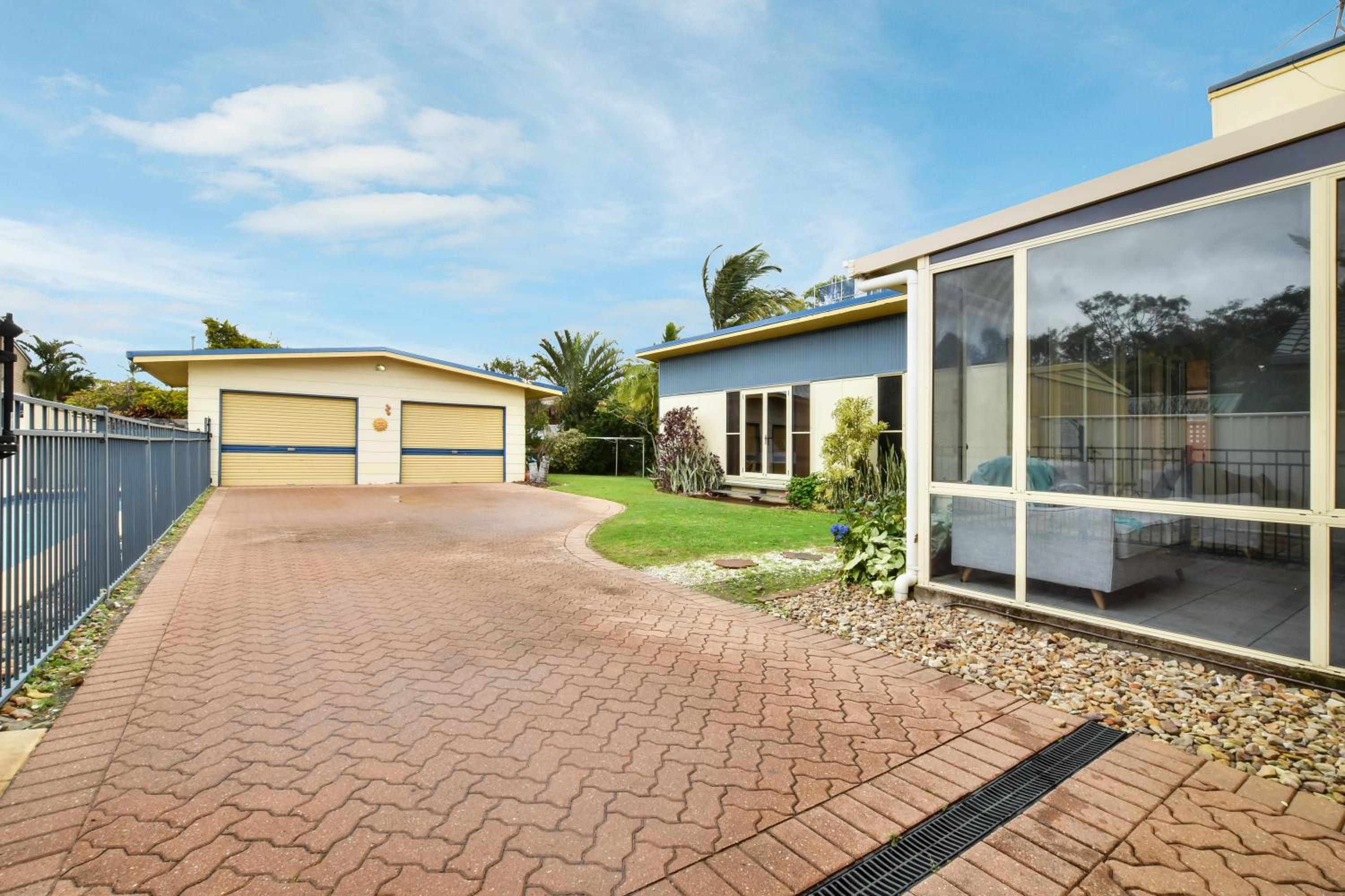 Bradman-Budget Waterfront Accom, Pet Friendly