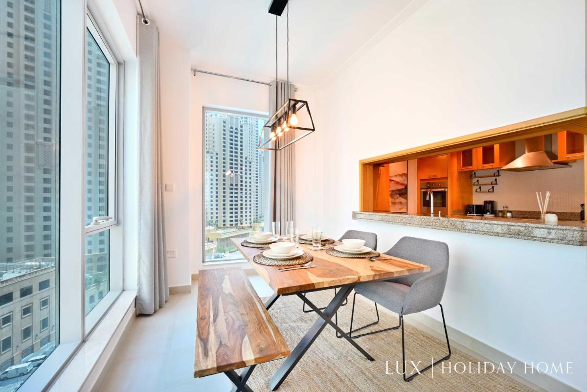 LUX Marina Promenade 1 BR Prime location Apt