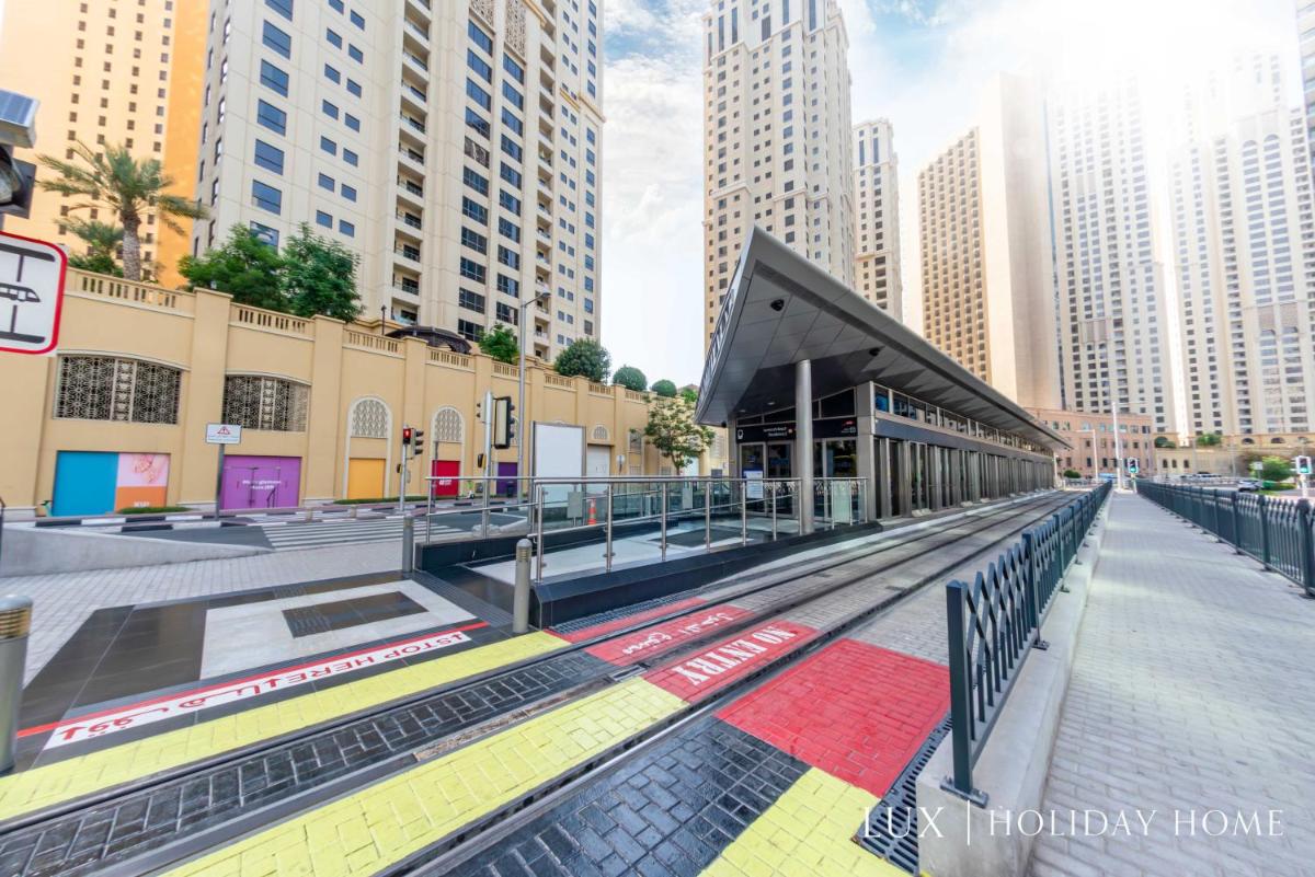 LUX Marina Promenade 1 BR Prime location Apt