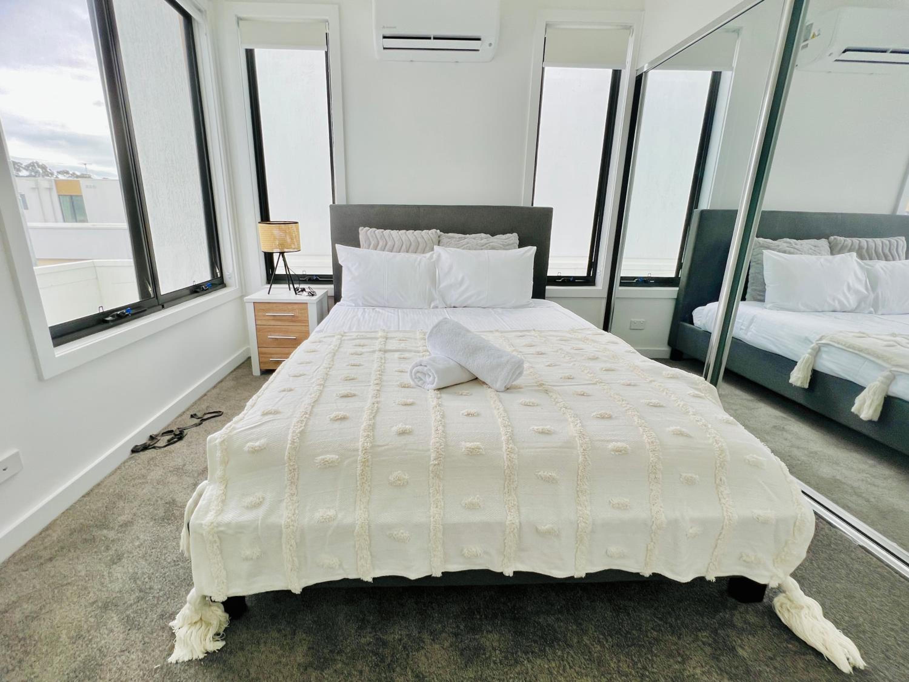 Austral Newly Built Modern 3 Br Home