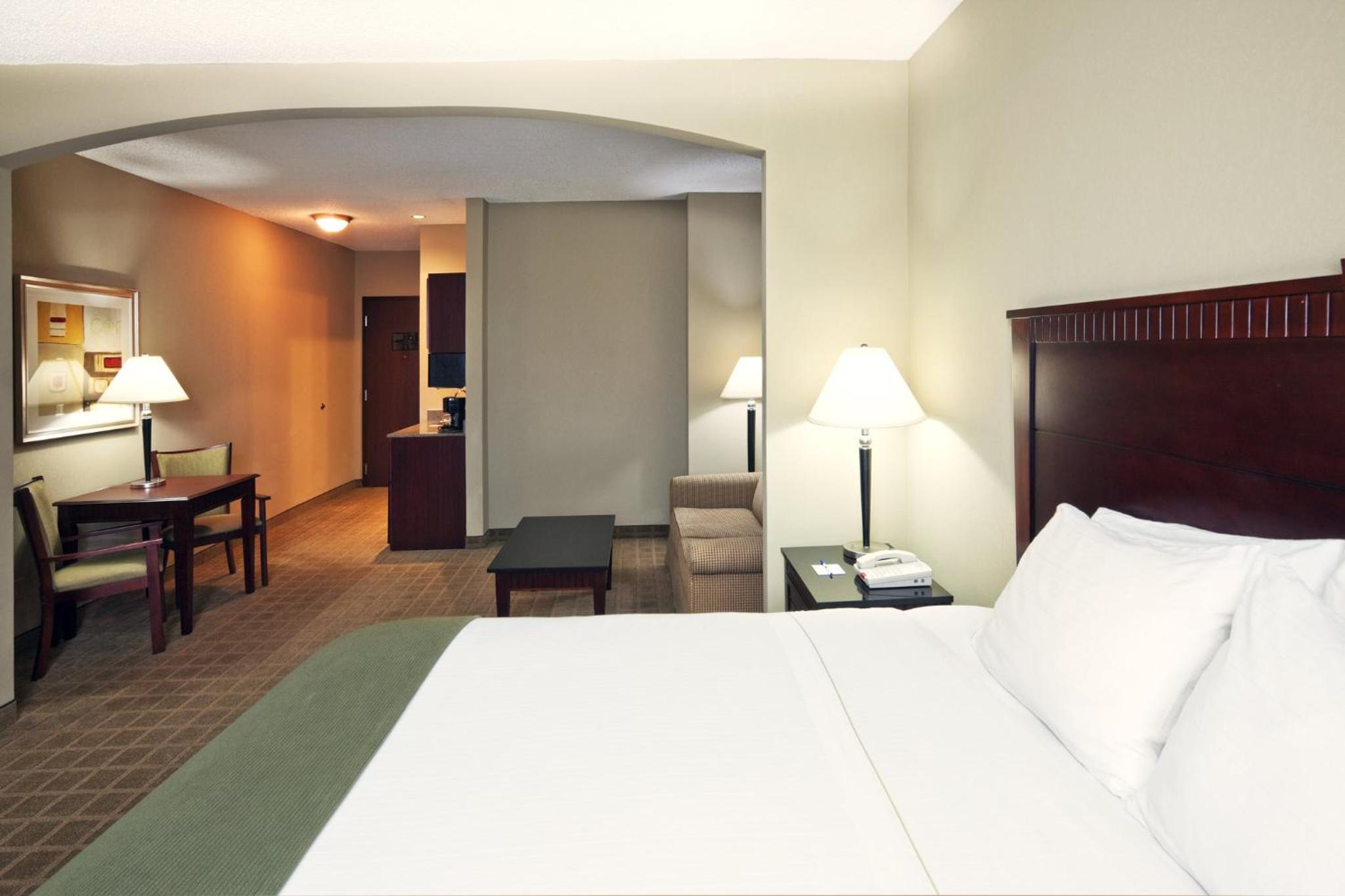 Holiday Inn Express Hotel  Suites Shawnee I-40, an IHG Hotel - Property Image 6