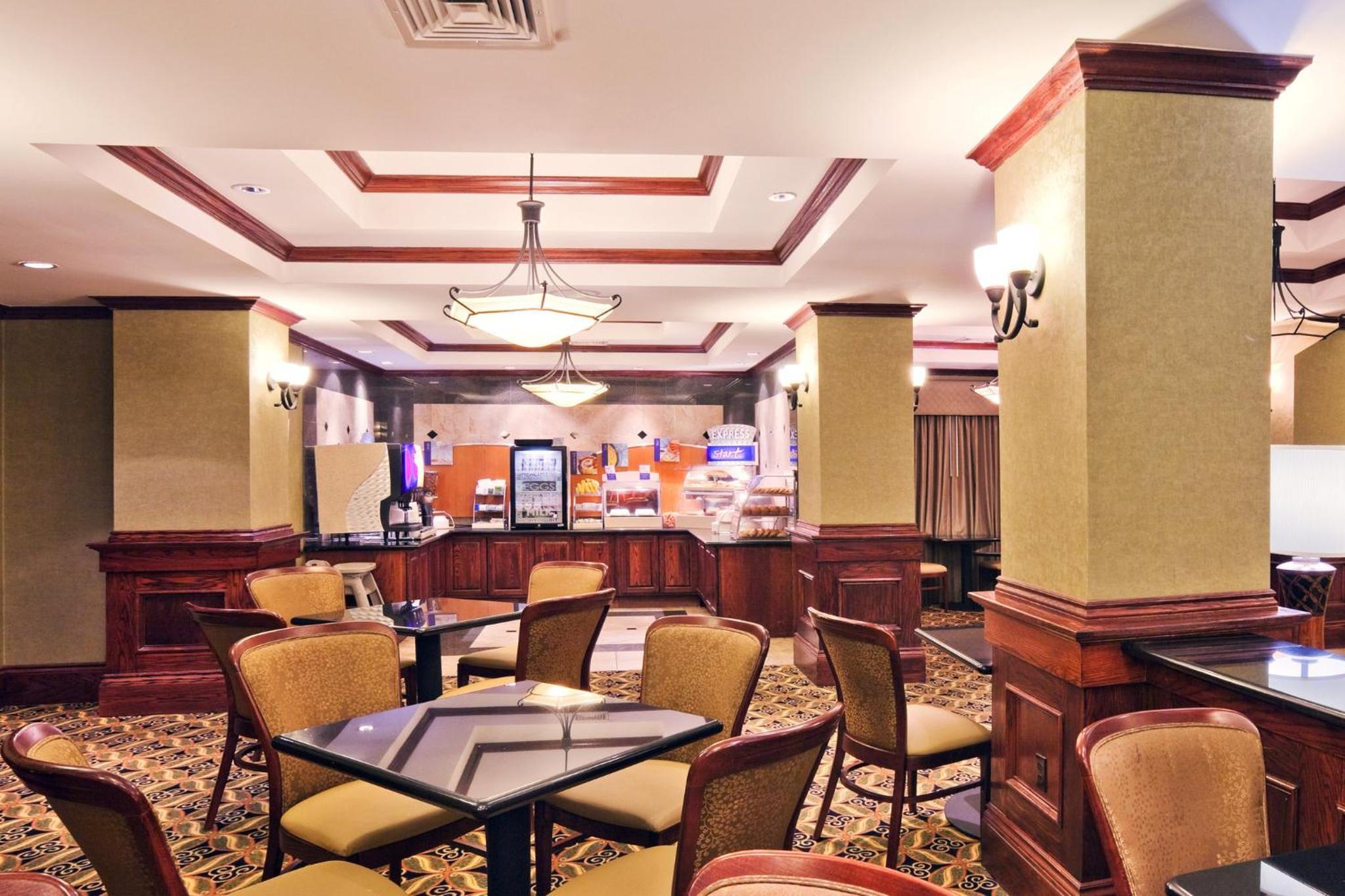 Holiday Inn Express Hotel  Suites Shawnee I-40, an IHG Hotel - Property Image 7