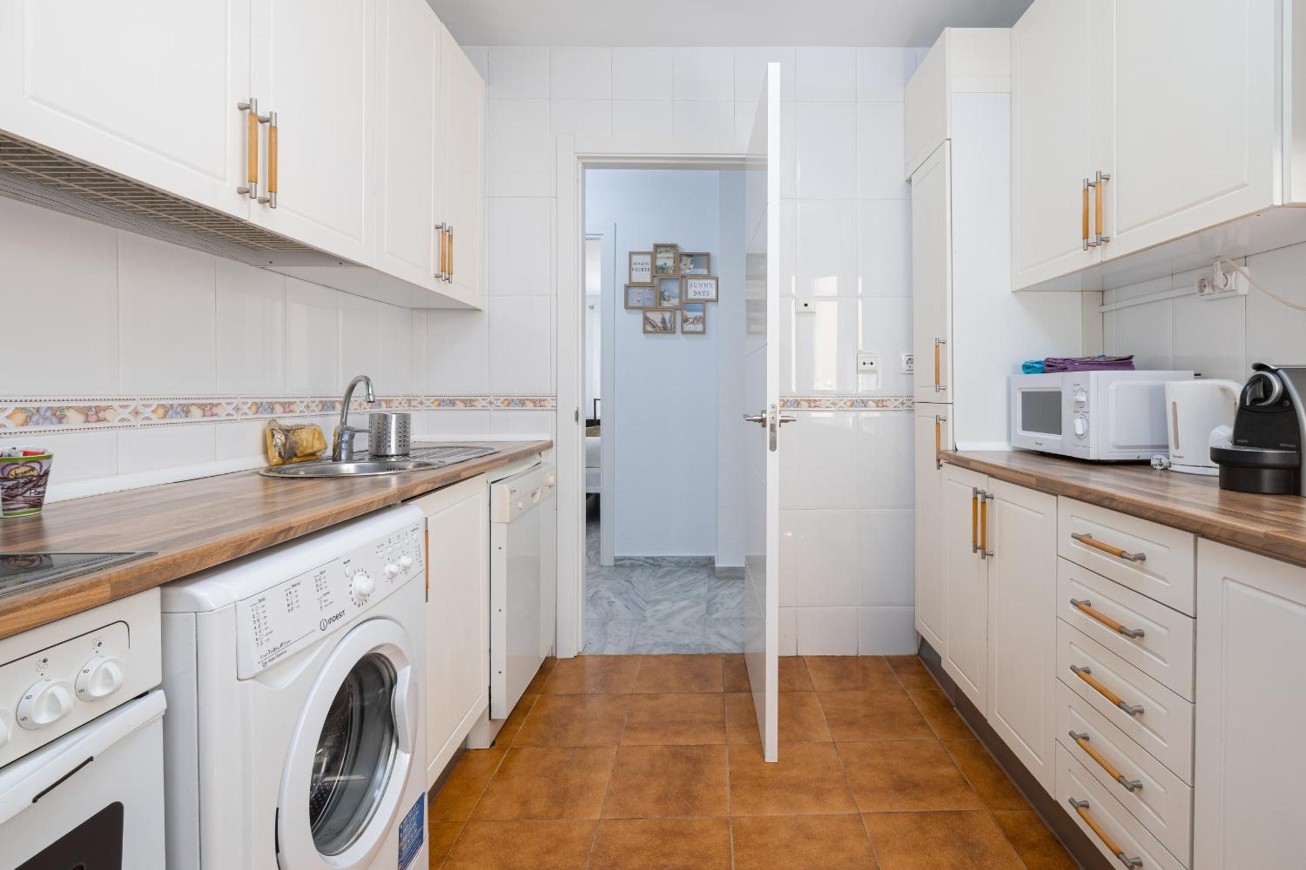 C17 Lovely 2 bdr Apartment