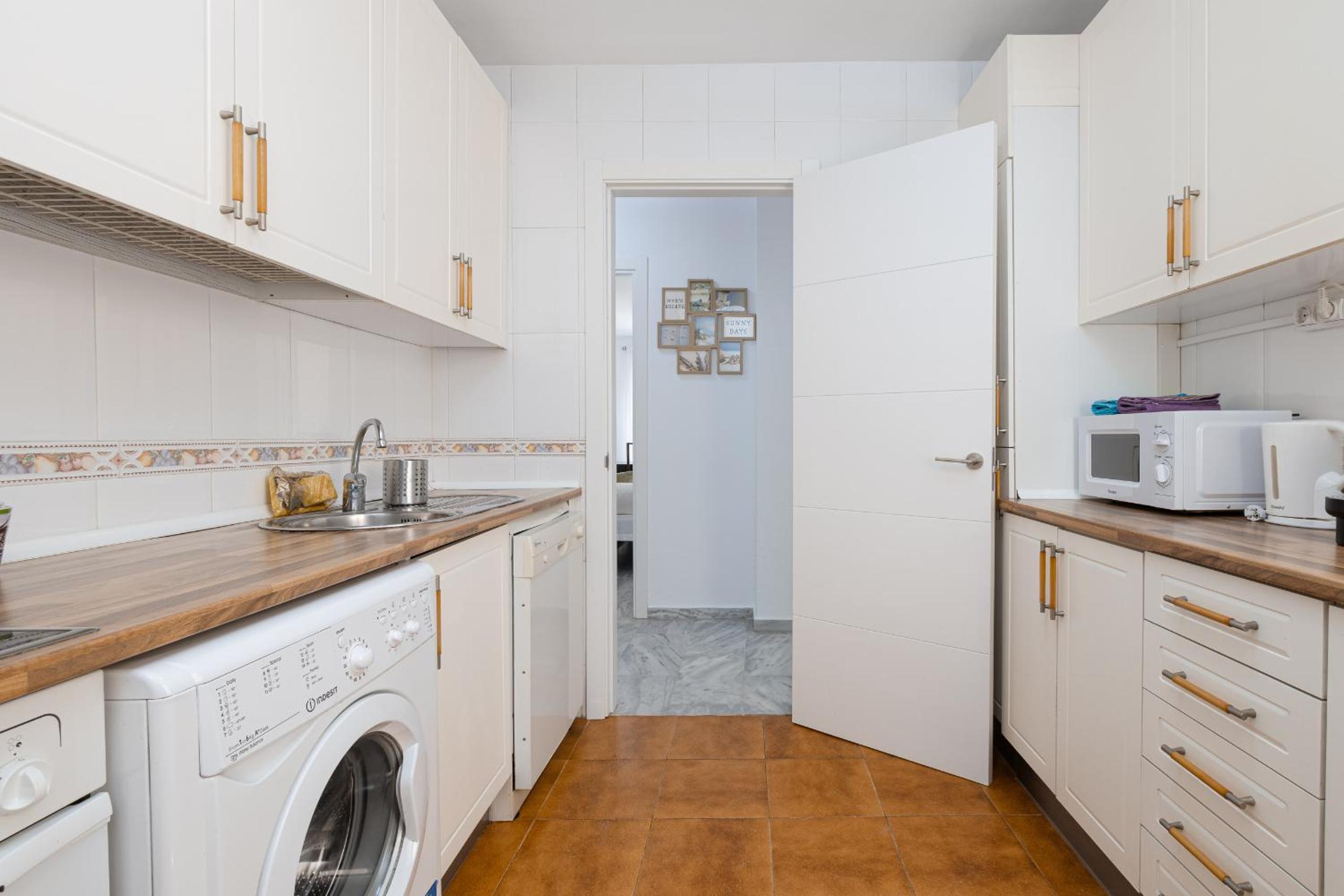C17 Lovely 2 bdr Apartment