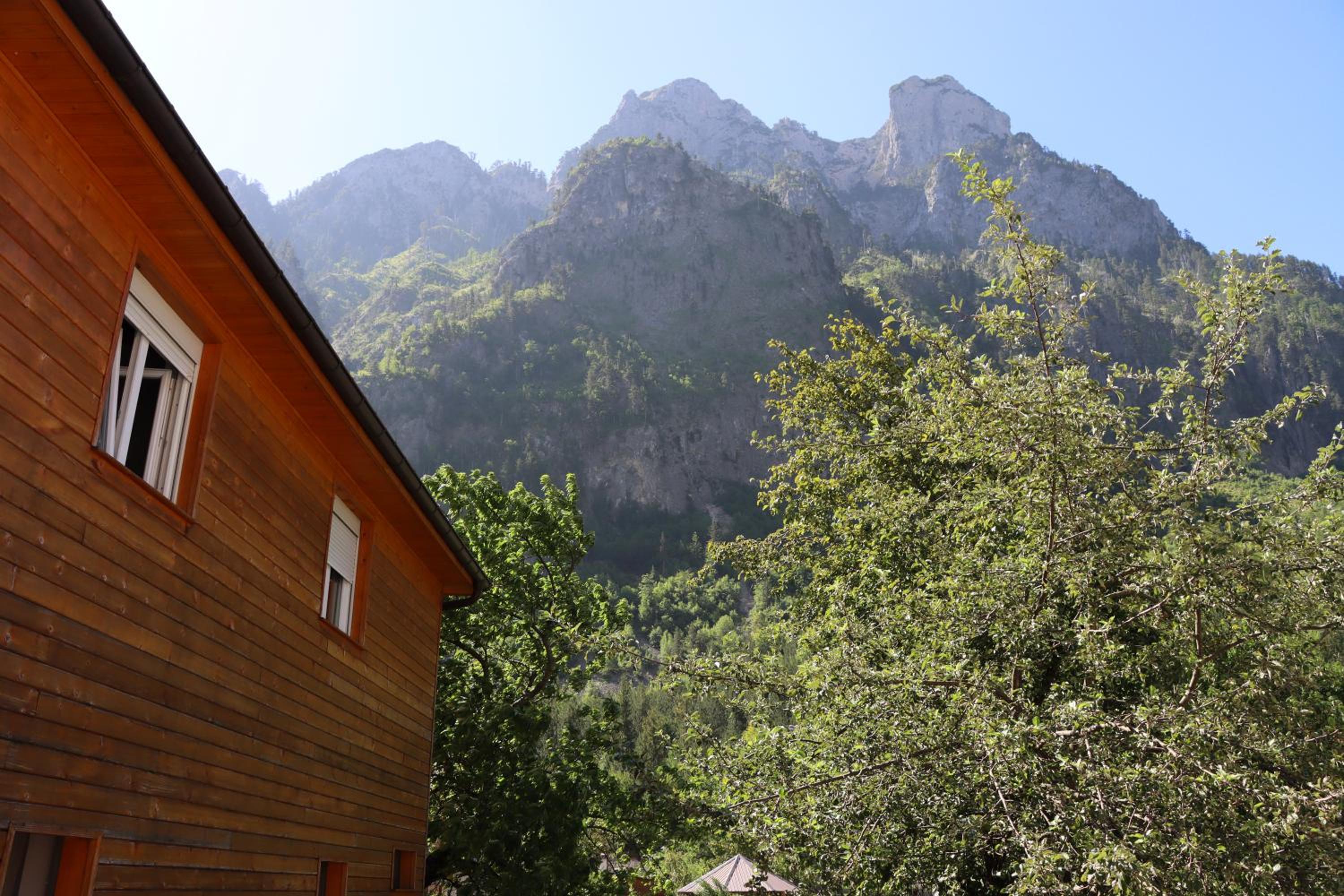 Guesthouse Besimi photo 2