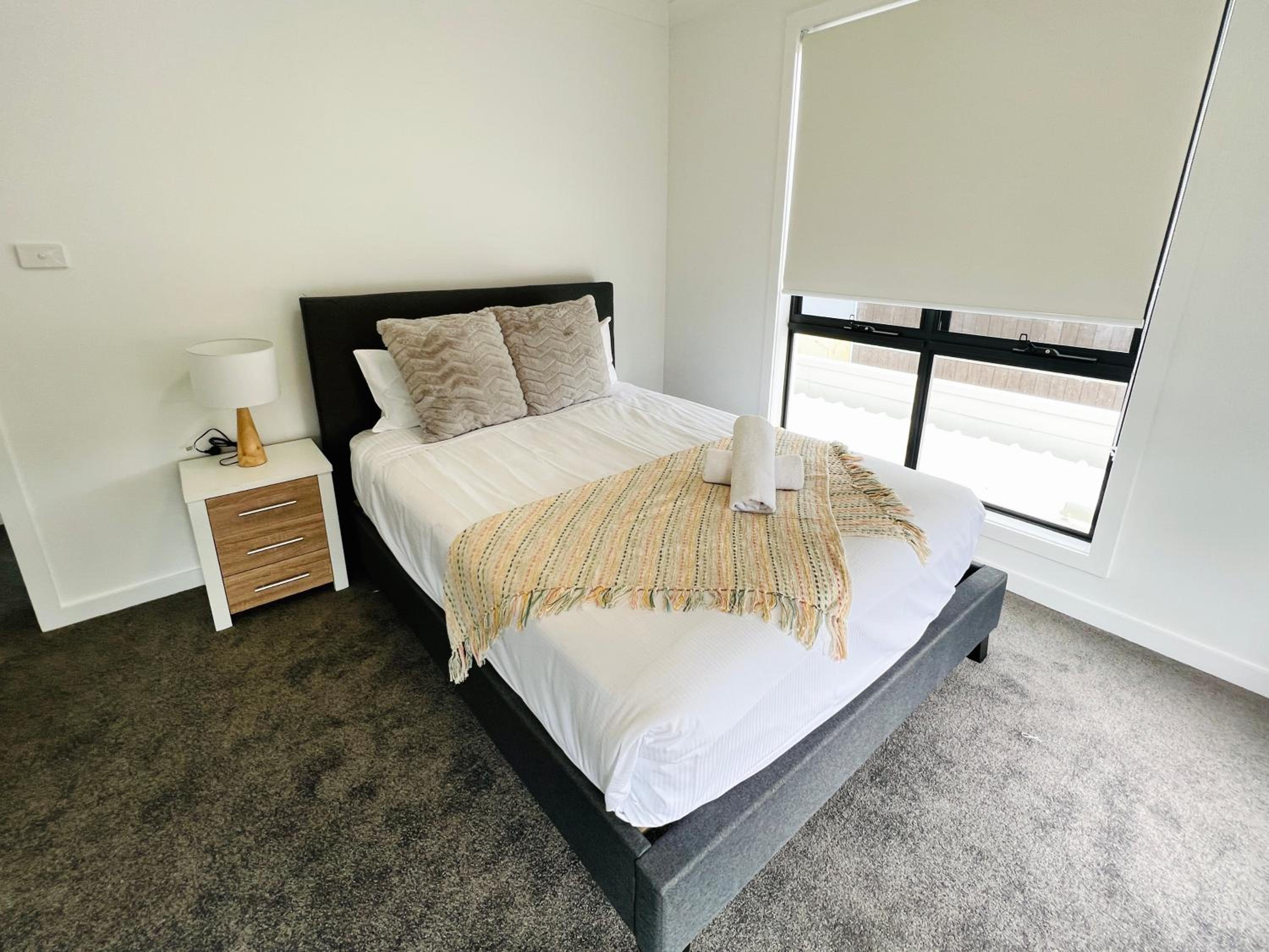 Austral Brand New Modern 4 Br Home