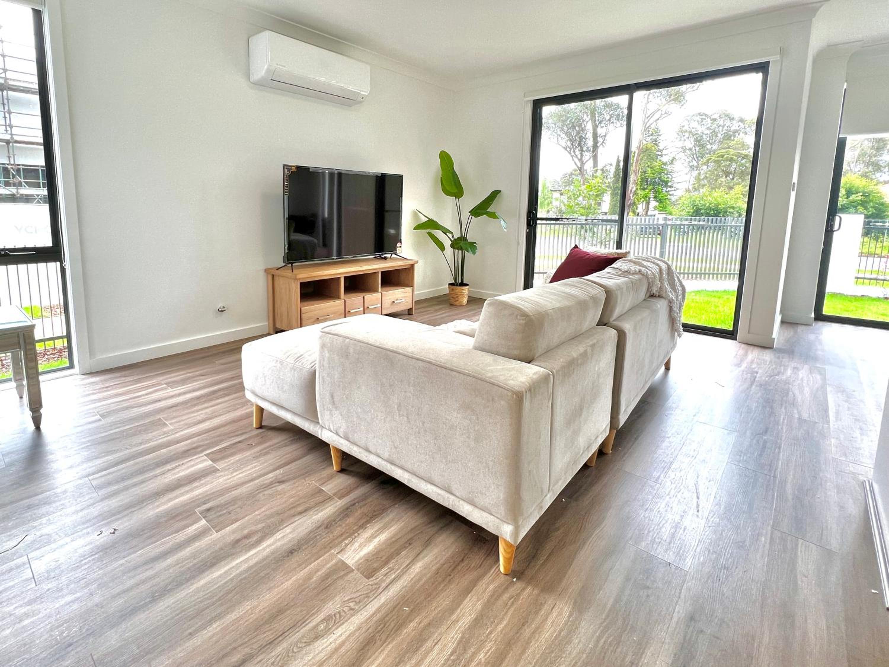 Austral Brand New Modern 4 Br Home