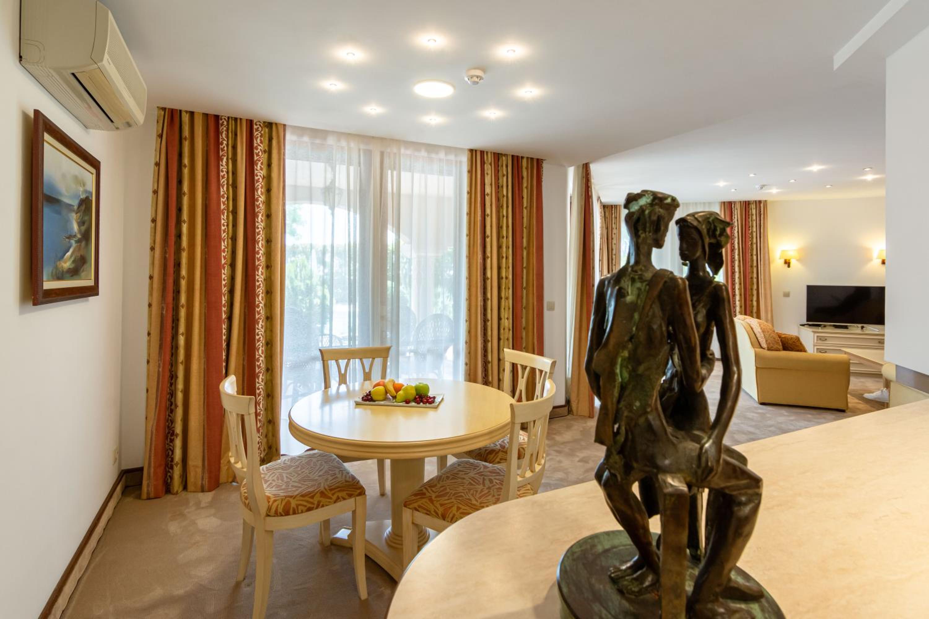 Helena VIP Villas and Suites - Half Board