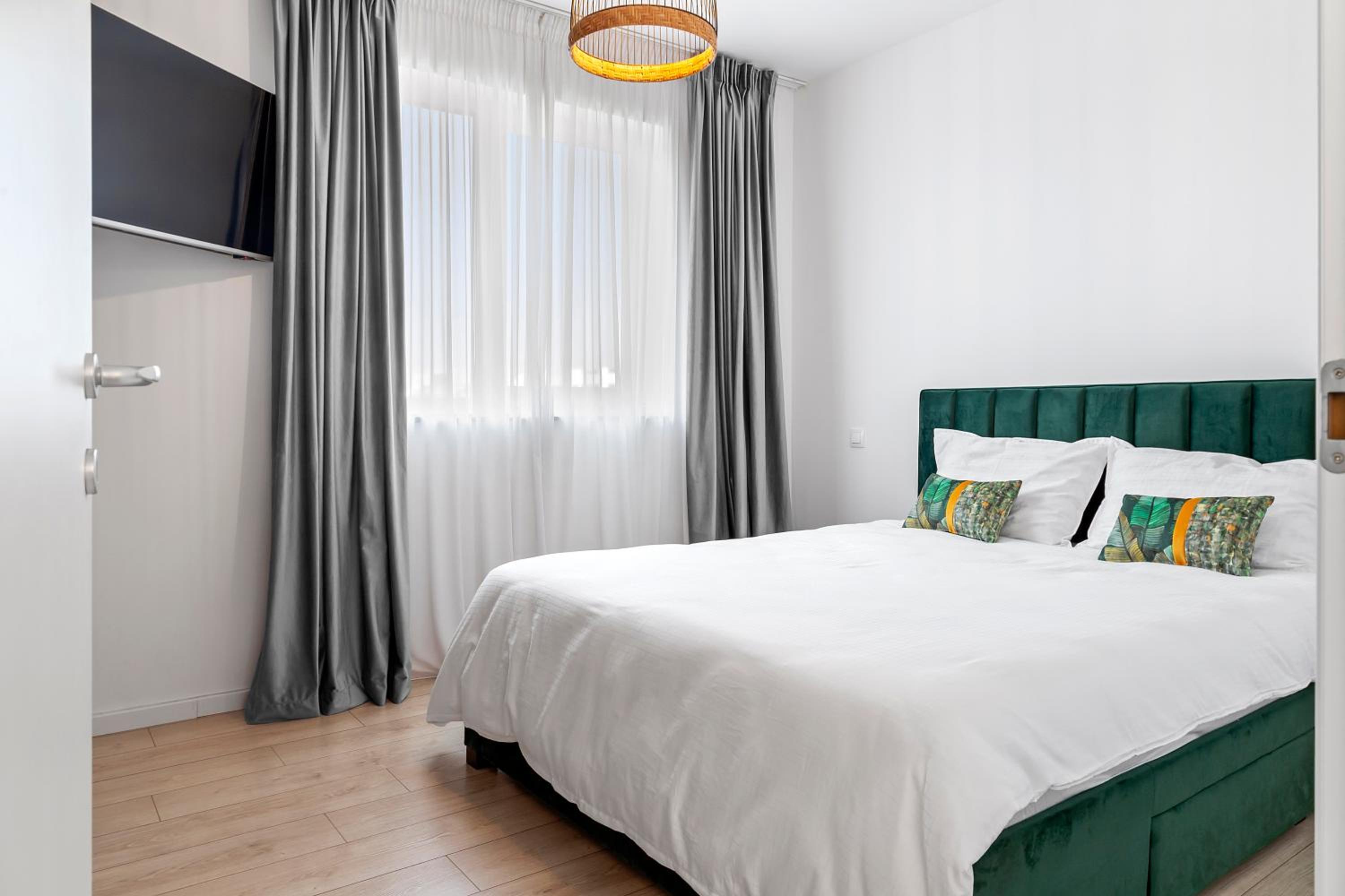 Cozy Flat North Bucharest view 5