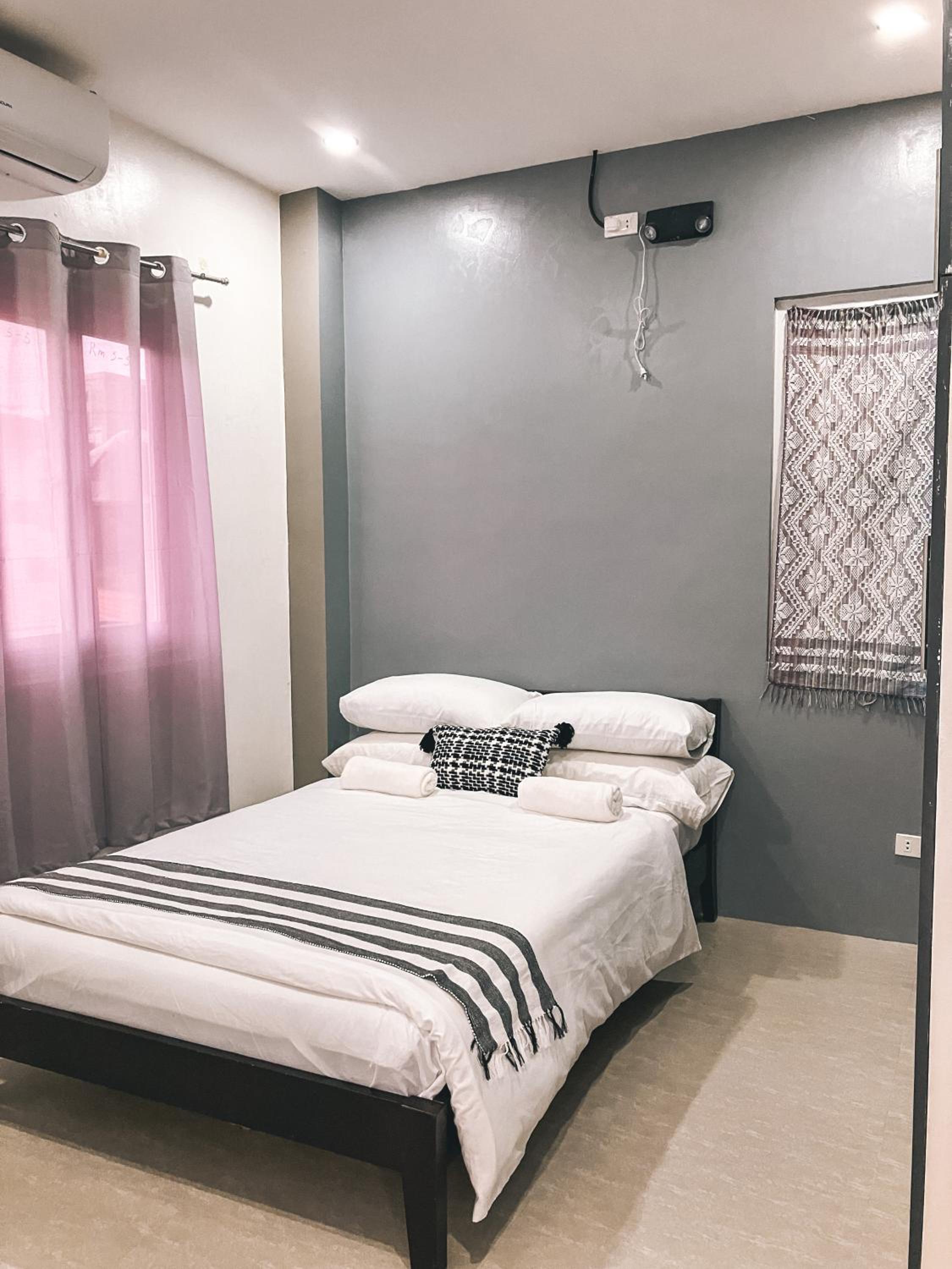2 Bedroom Apartment Near The Beach view 5