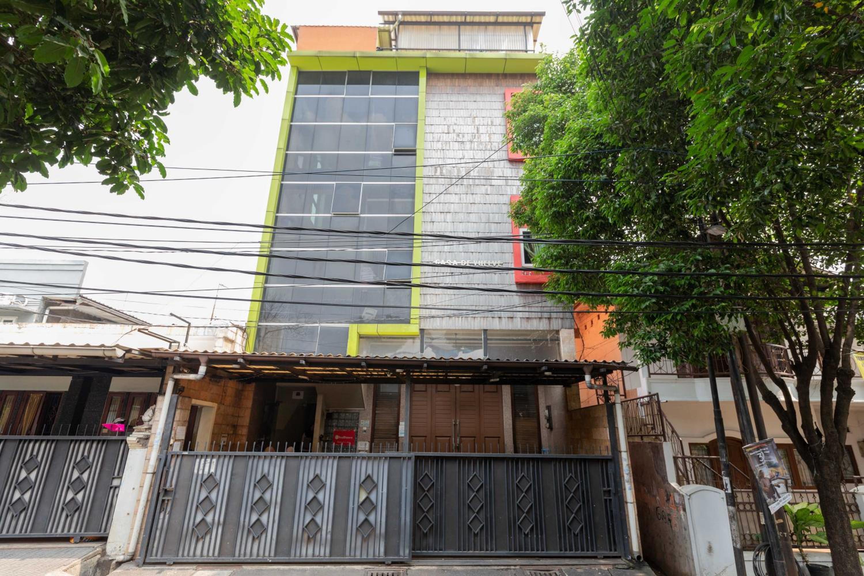 RedDoorz near Halim Perdanakusuma 3
