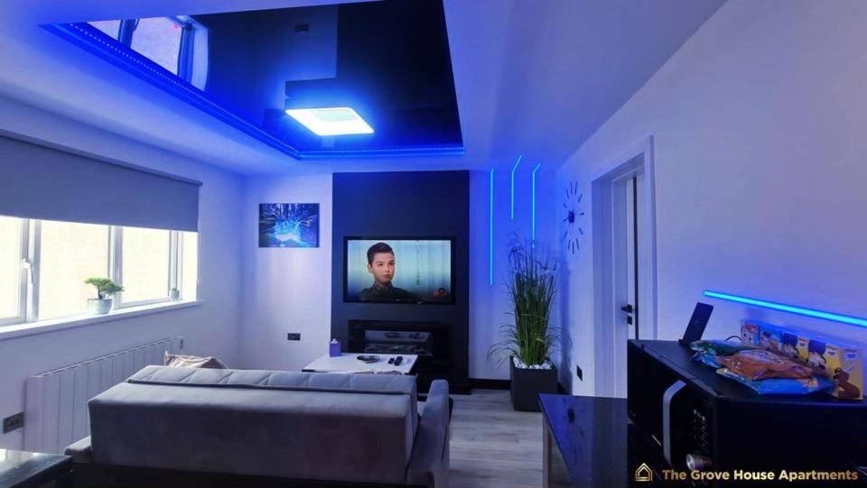 Athlone Vacations - 6 TGHA Luxury Two Bedroom Apartment in Athlone - Property Image 1