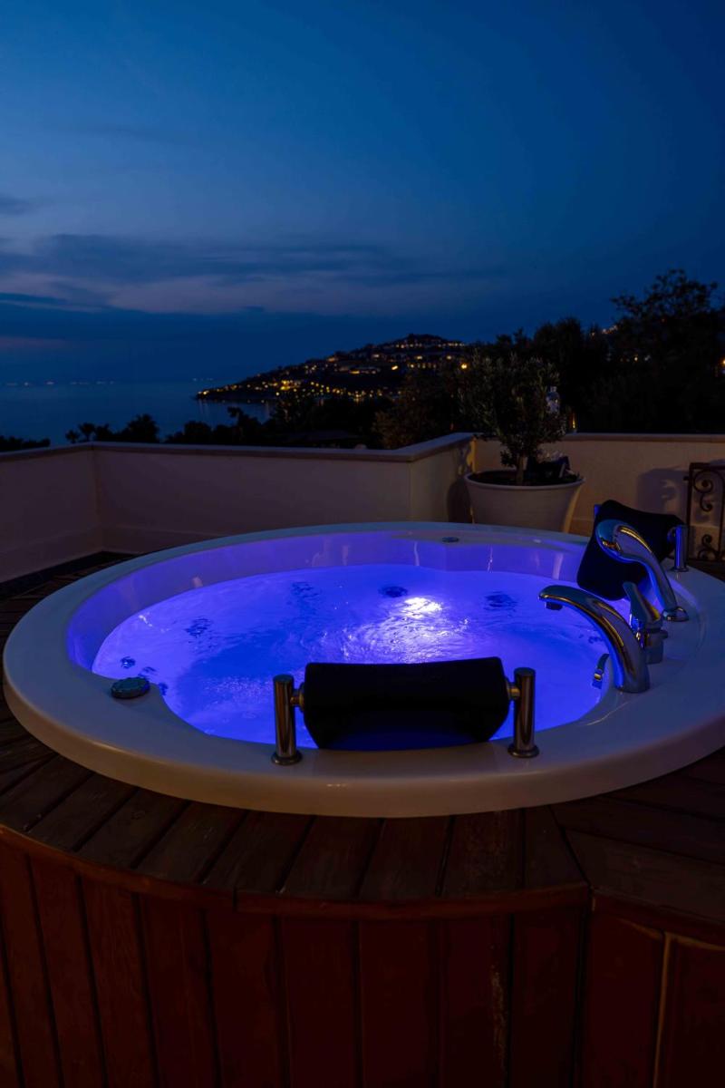 Jacuzzi