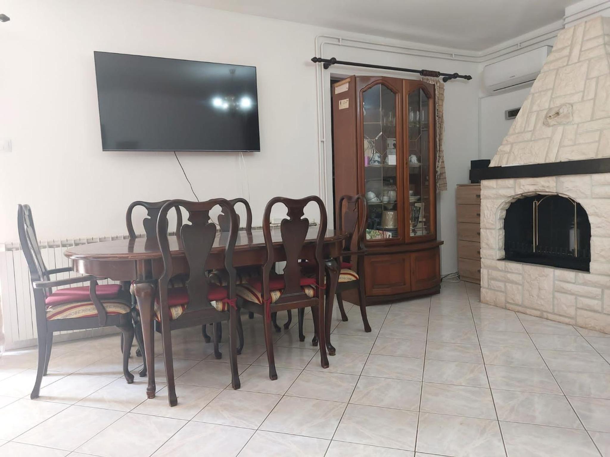 Villa Kadinela, 200m from Kamenjak, huge quiet garden with barbecue, 2 new kitchens view 5