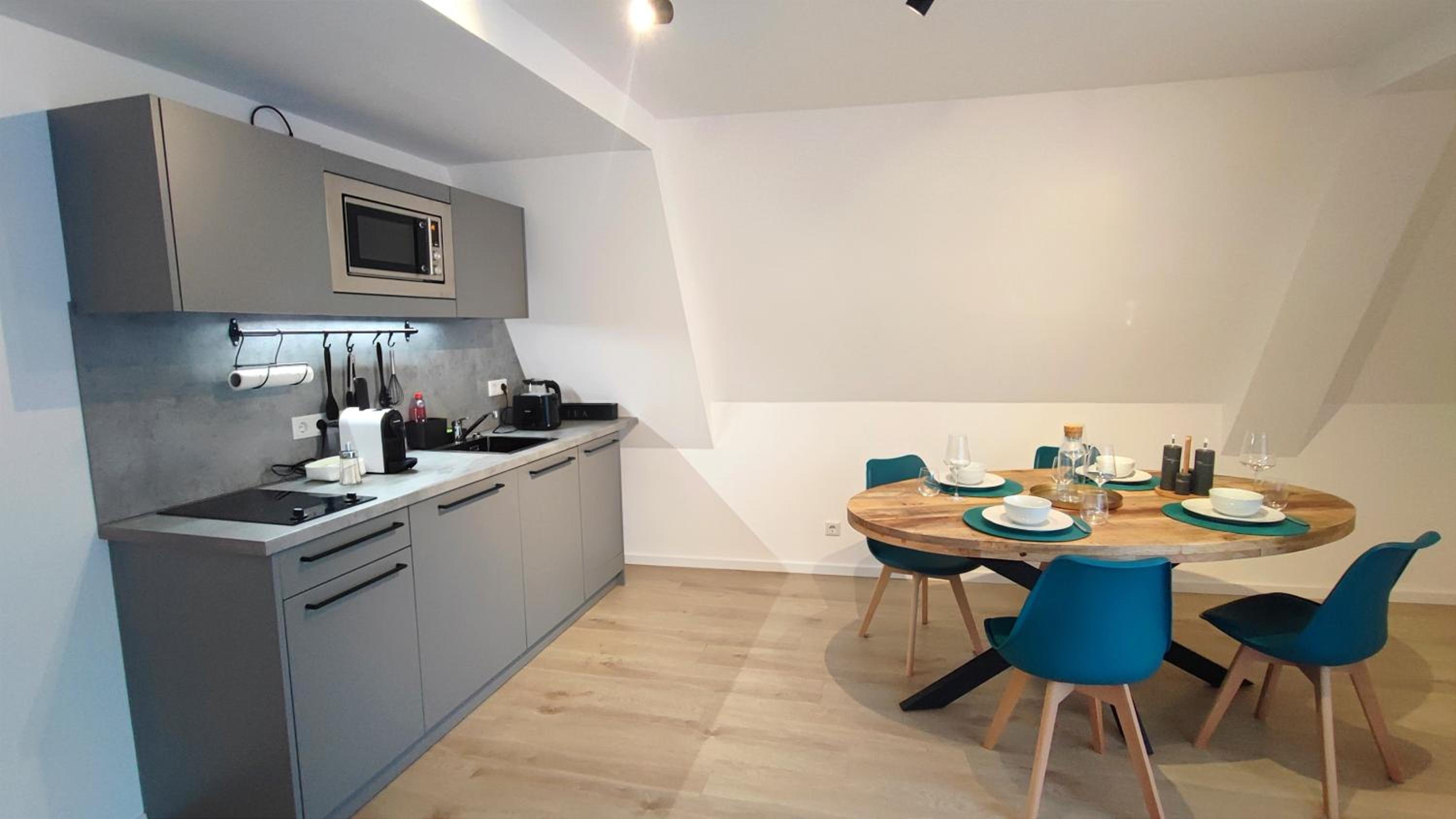 ELApart by Homely Stay - Moderne Apartments direkt im Stadtzentrum mit Self-Check-in