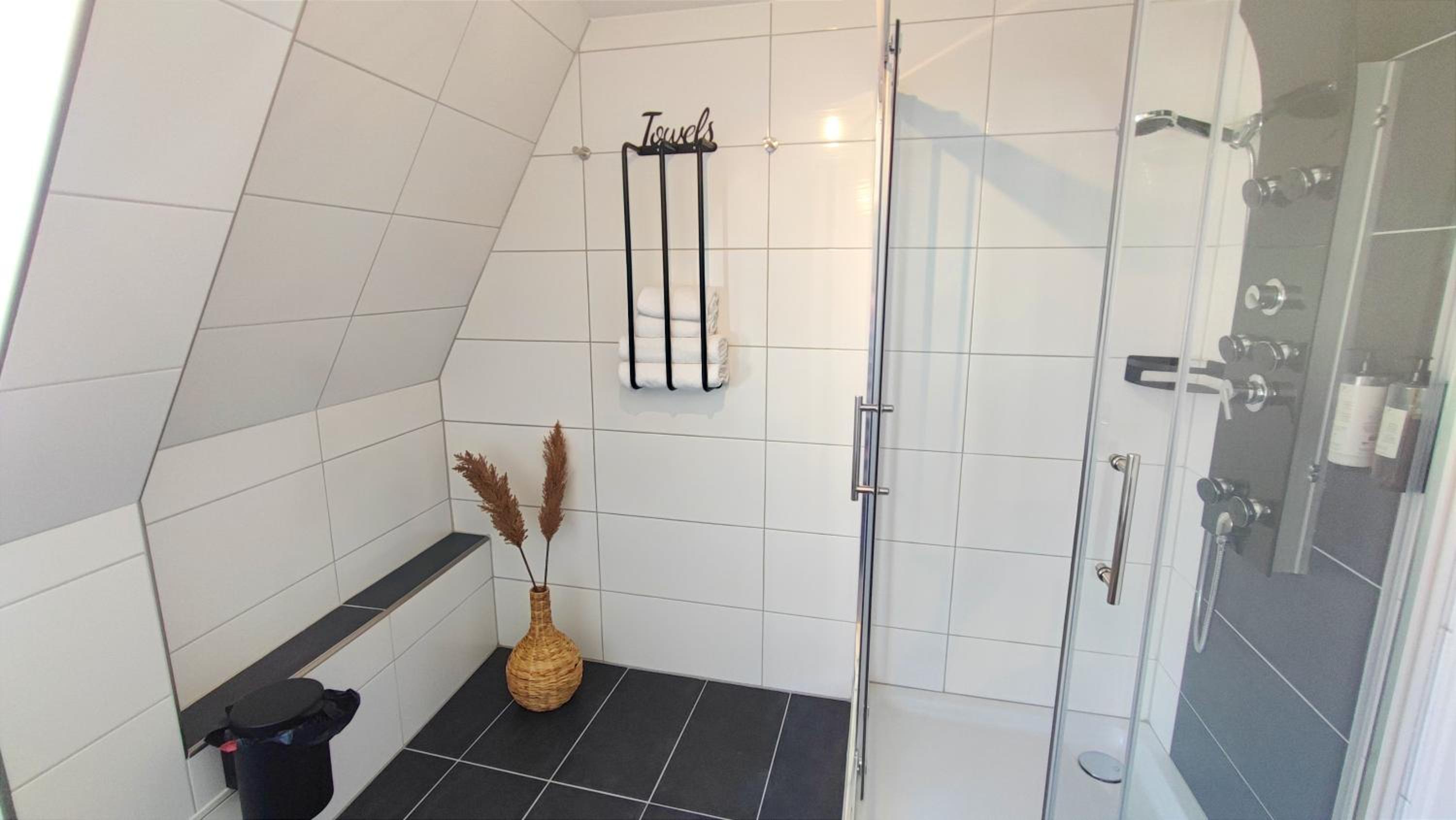 ELApart by Homely Stay - Moderne Apartments direkt im Stadtzentrum mit Self-Check-in