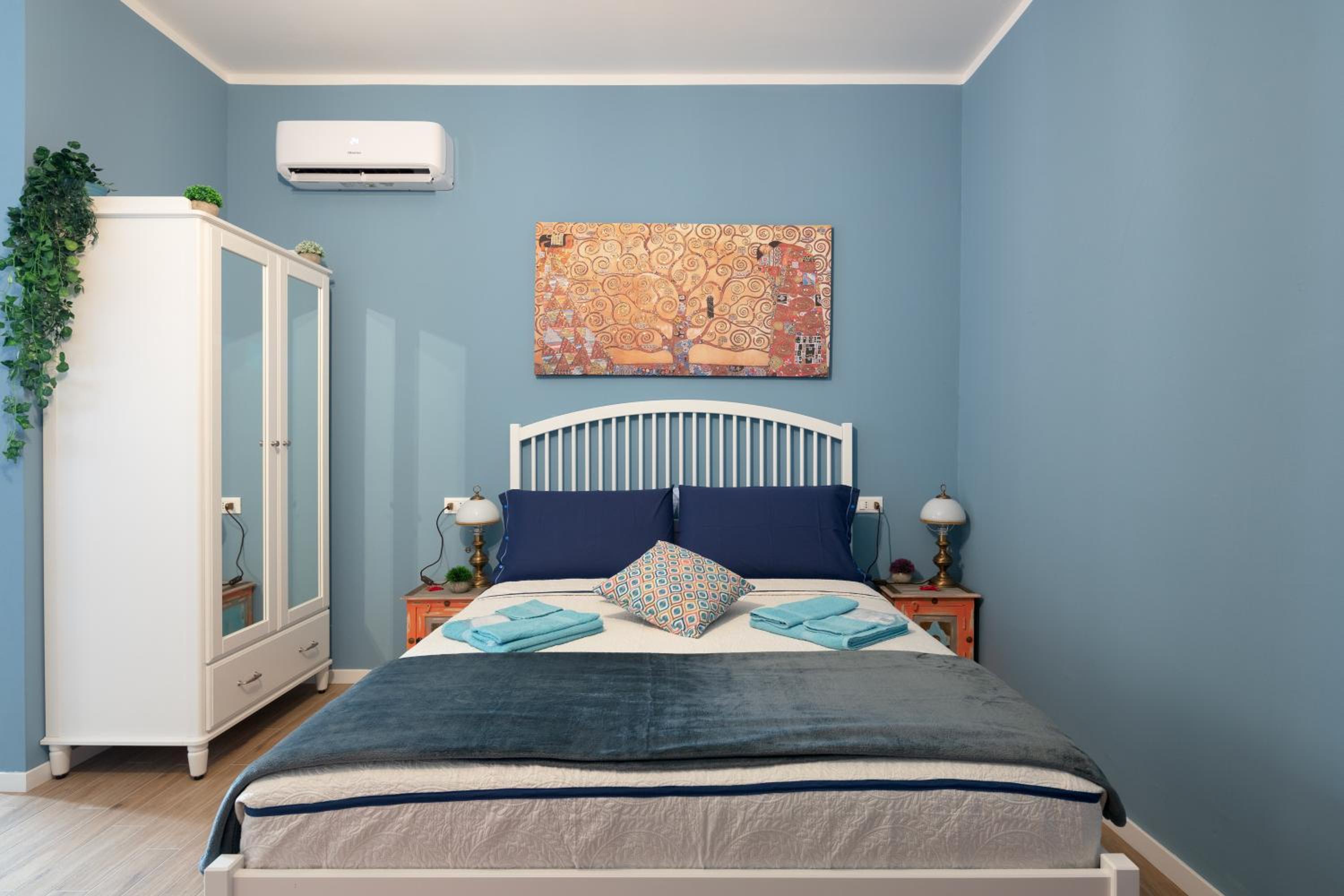 Bologna Vacations - CASA PETRONIO APARTMENTS BOLOGNA CENTER - Property Image 6