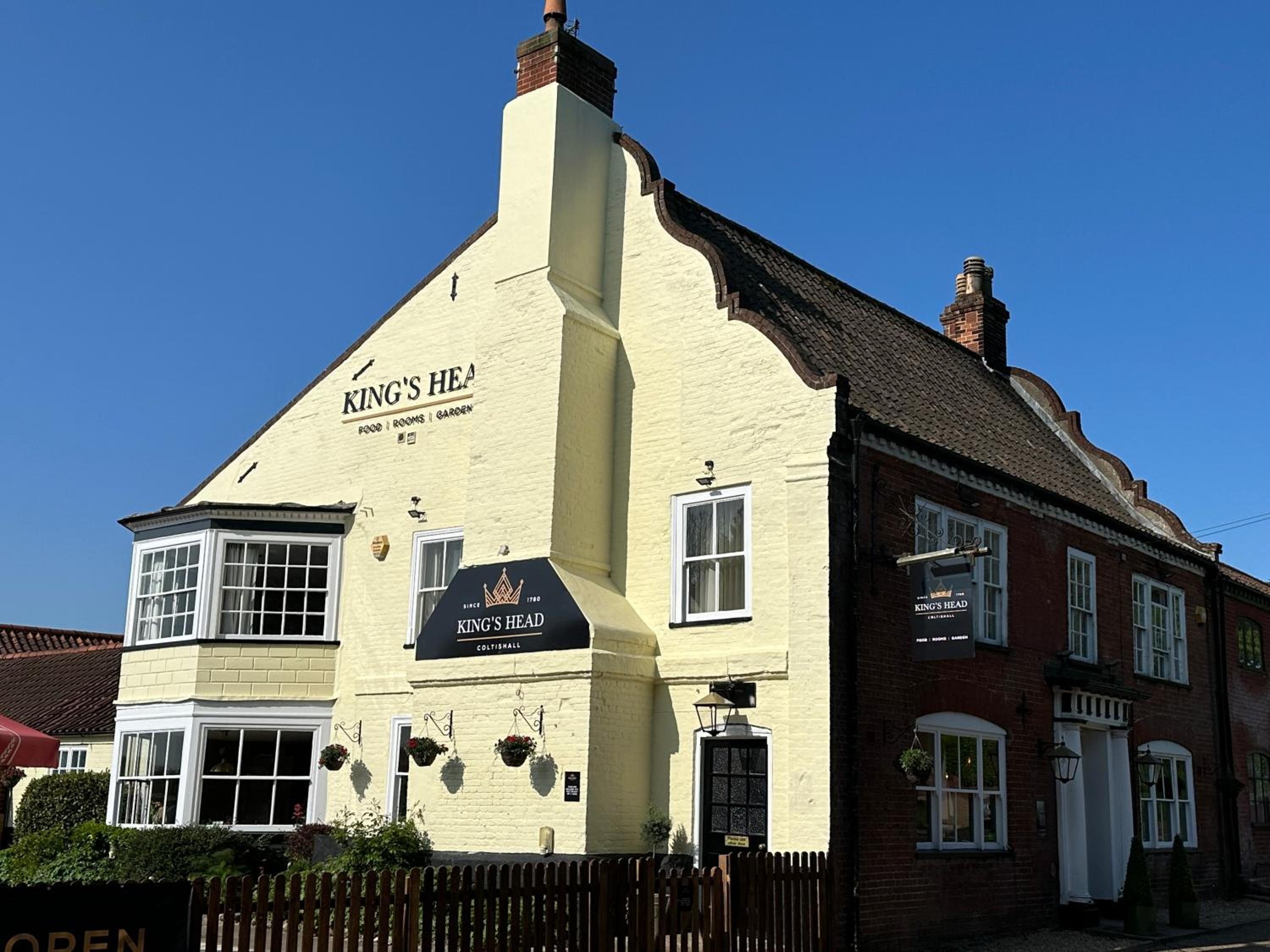 Kings Head Coltishall view 2