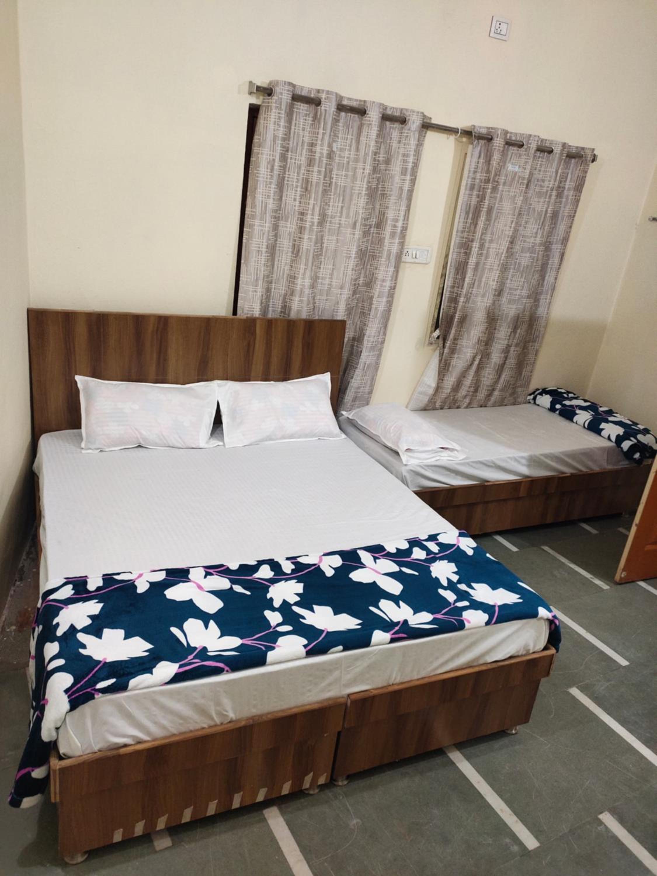 Rajdarshan Hotel