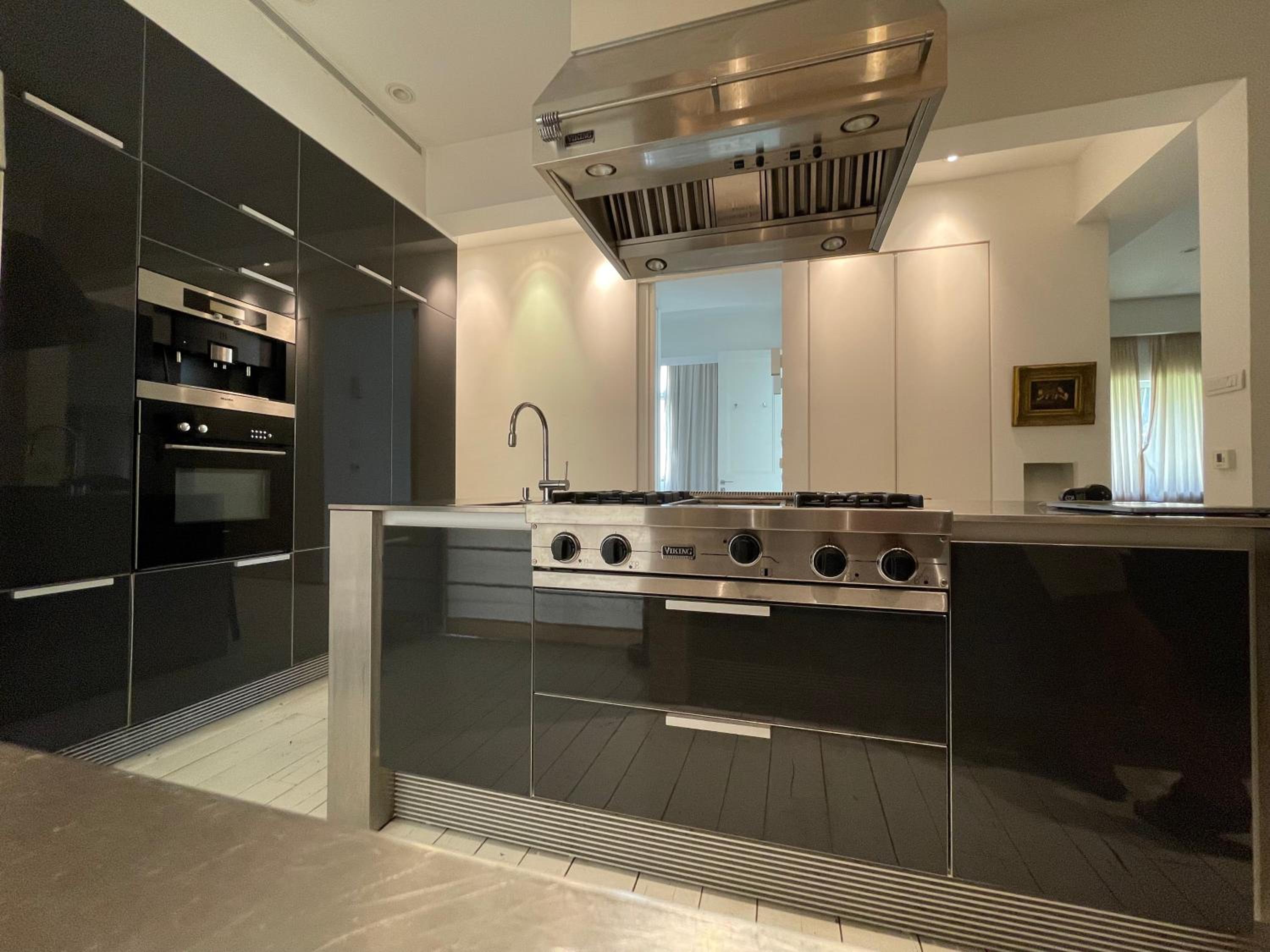 Gordon Beach Luxury Apartment