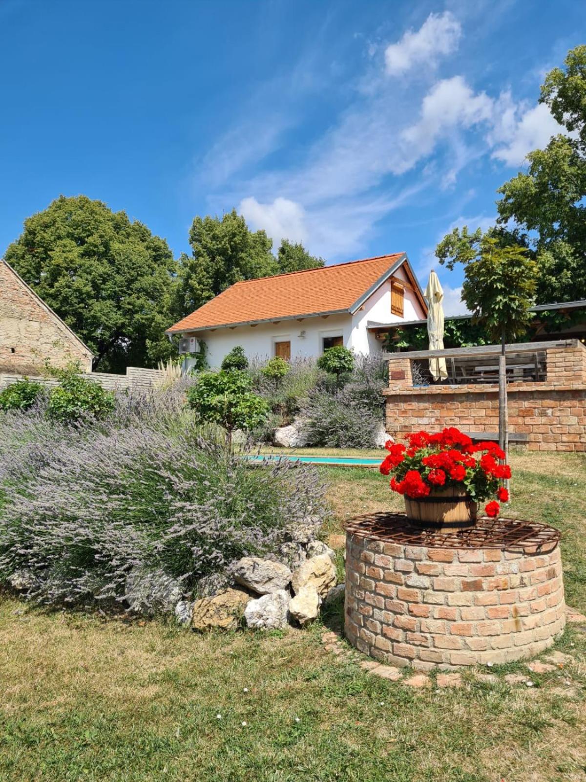La Bobul Apartments