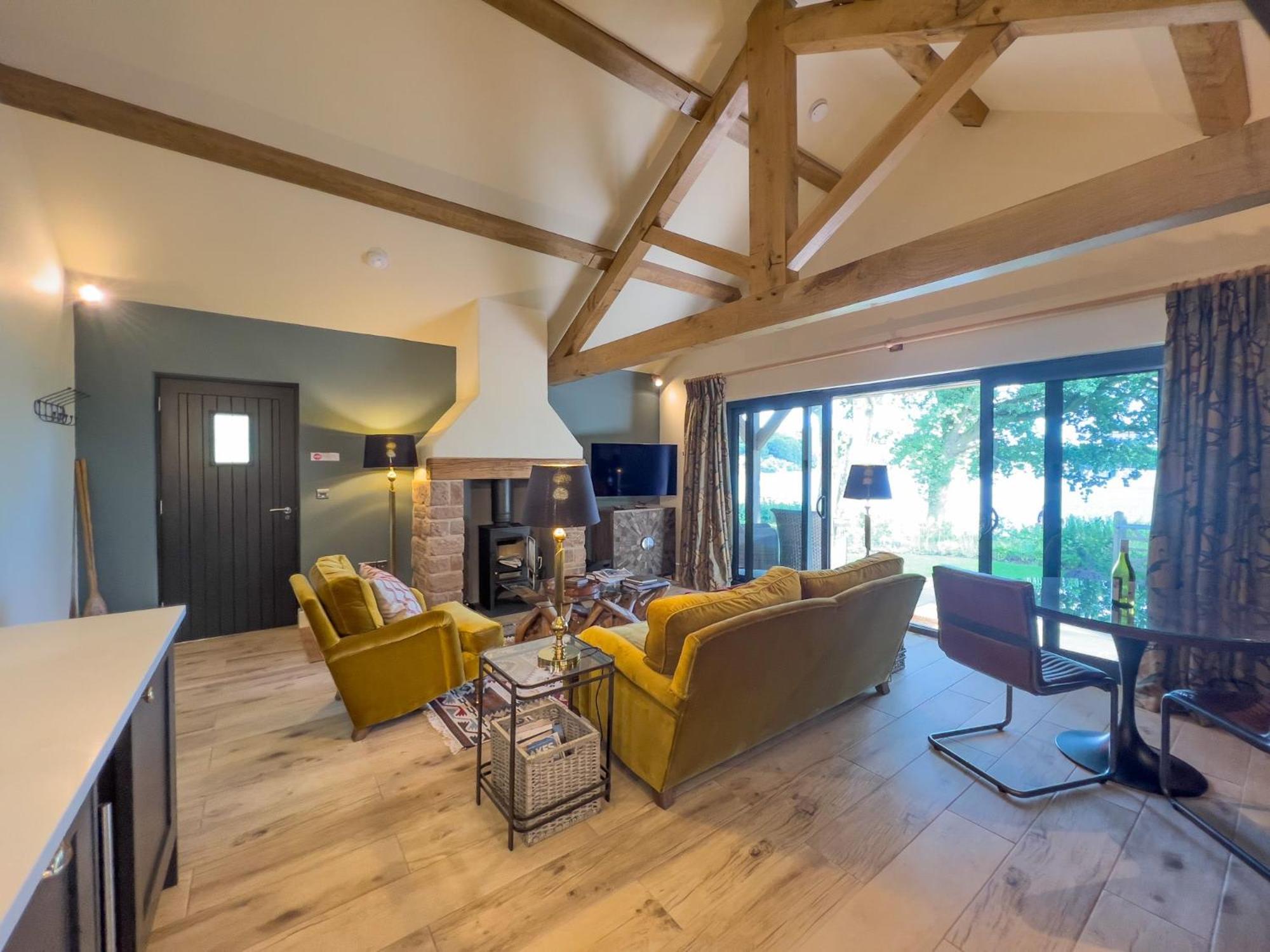 Waters Edge, Talkin Tarn, a luxurious bungalow with stunning views over the tarn view 4