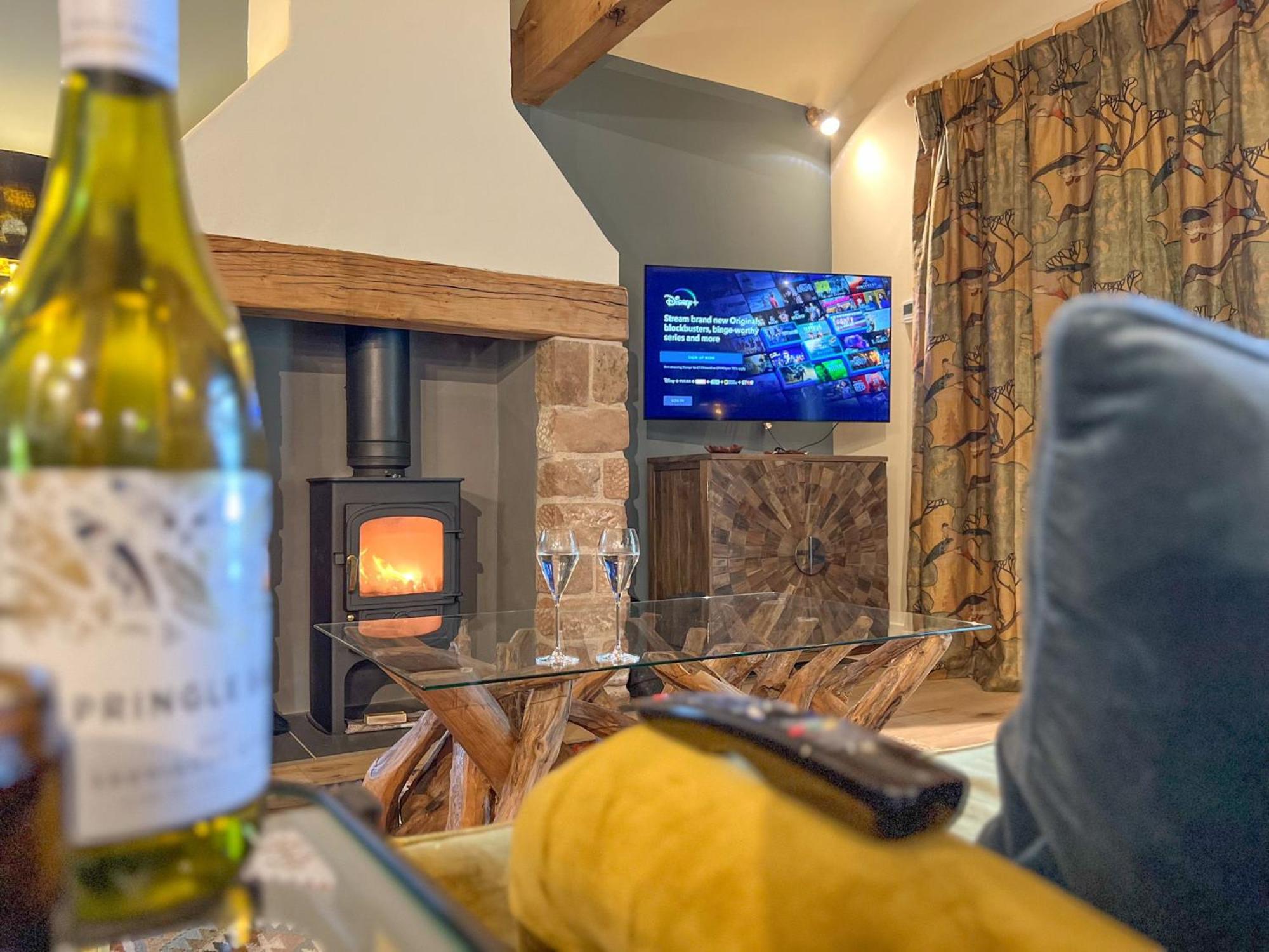 Waters Edge, Talkin Tarn, a luxurious bungalow with stunning views over the tarn view 5