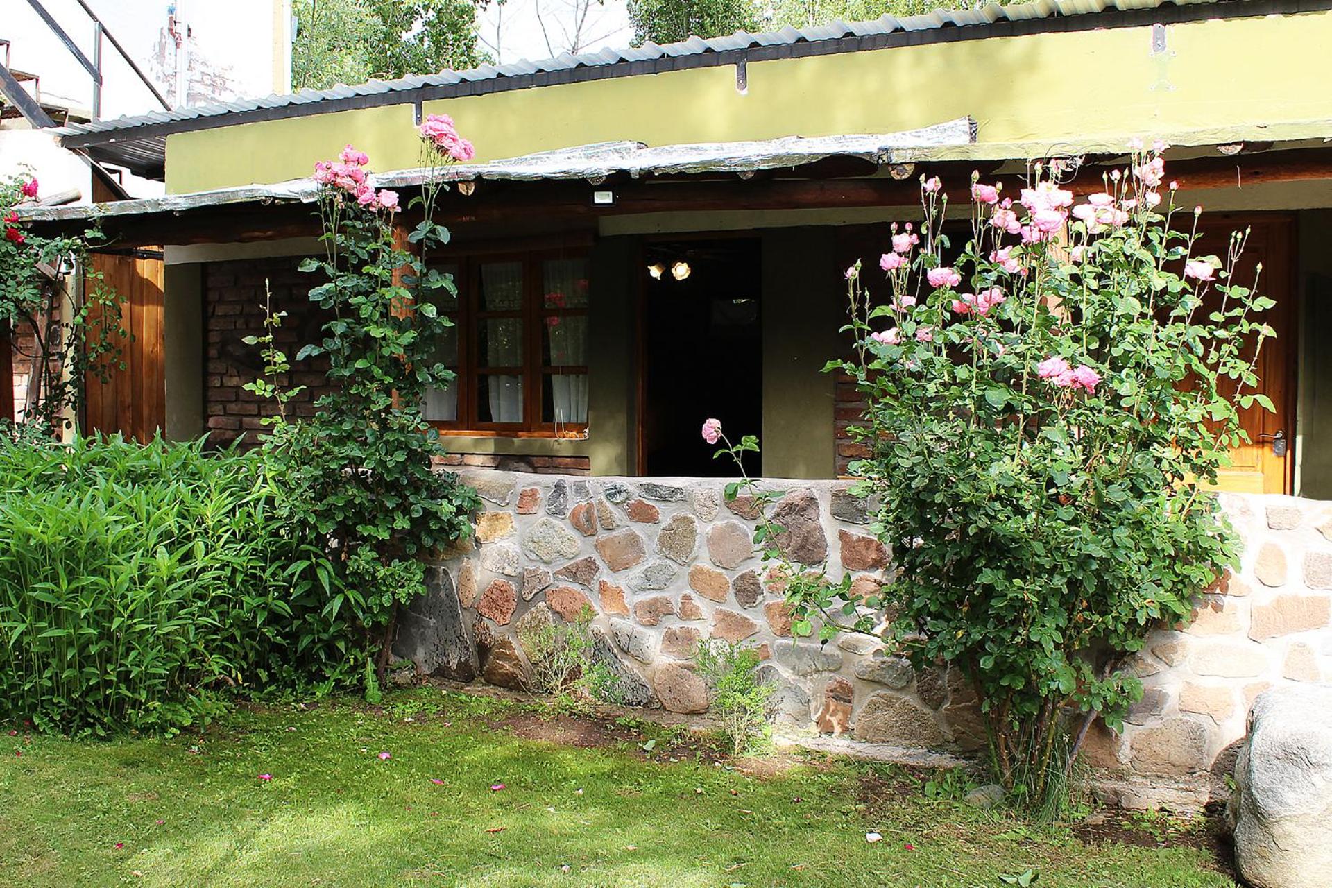 Tomillo Alojamiento Unidad 1 Bed and Breakfast Habitación con baño SIN COCINA