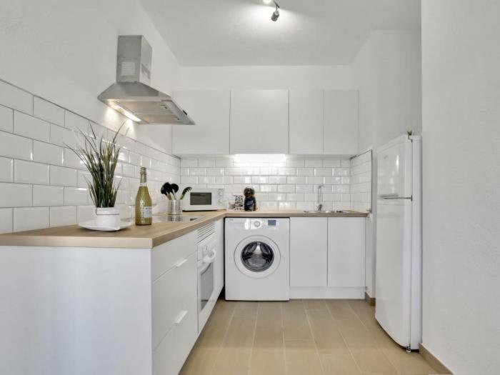 212 Elegant, renovated, confortable Playa Paraiso view 2