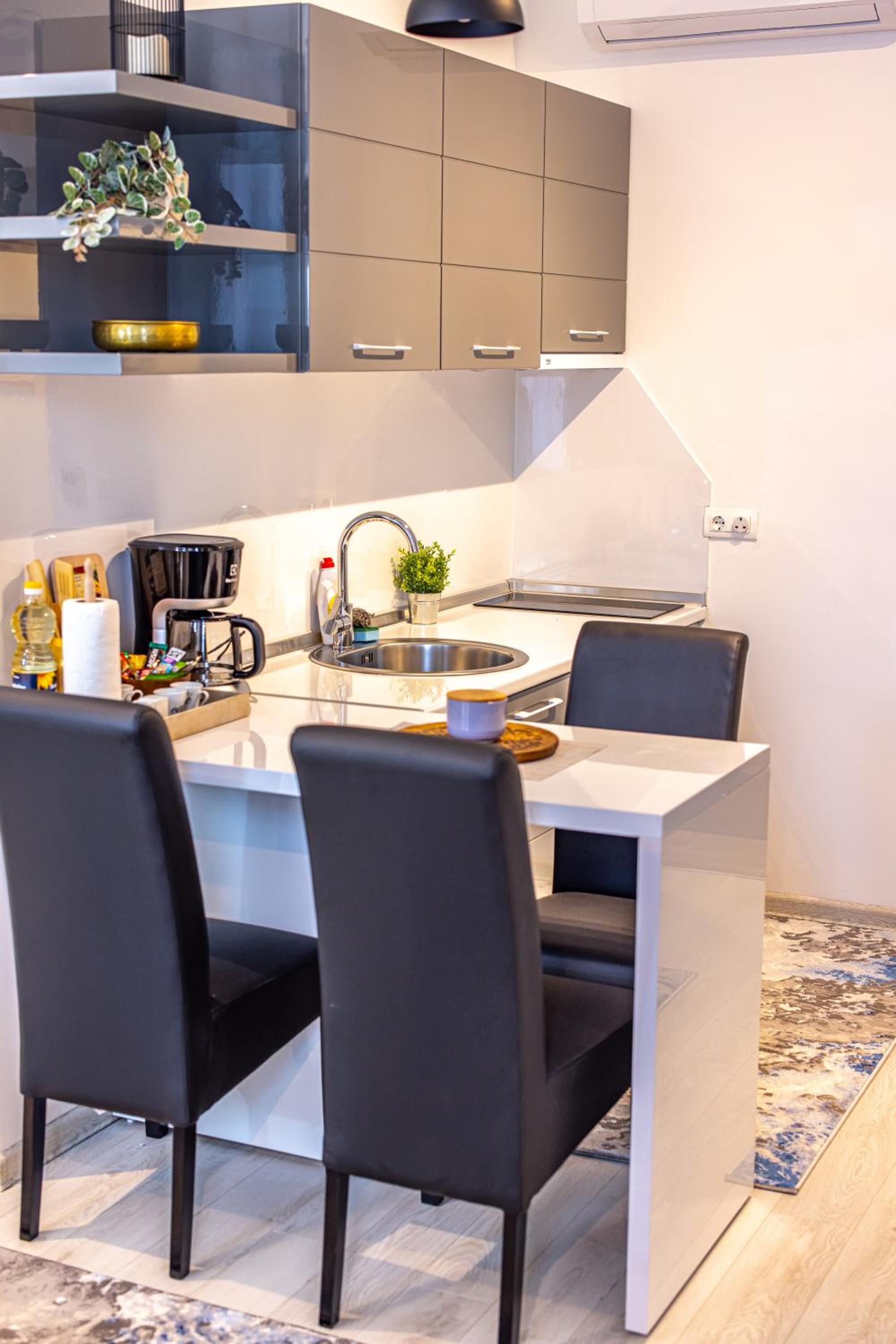 FIT Apartments