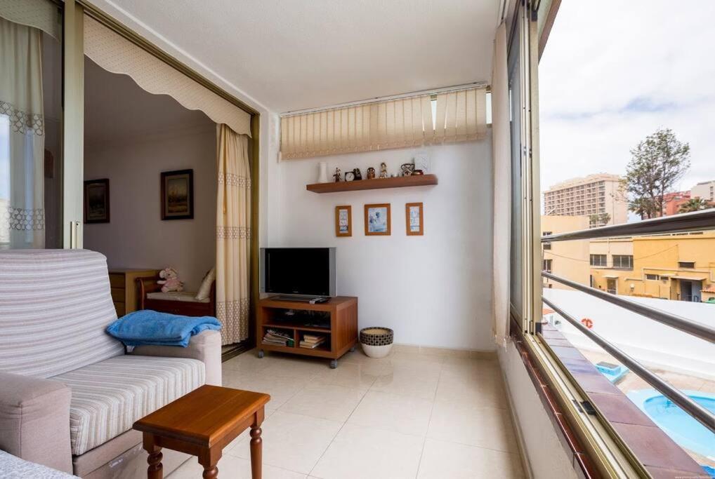 First line beach apartment