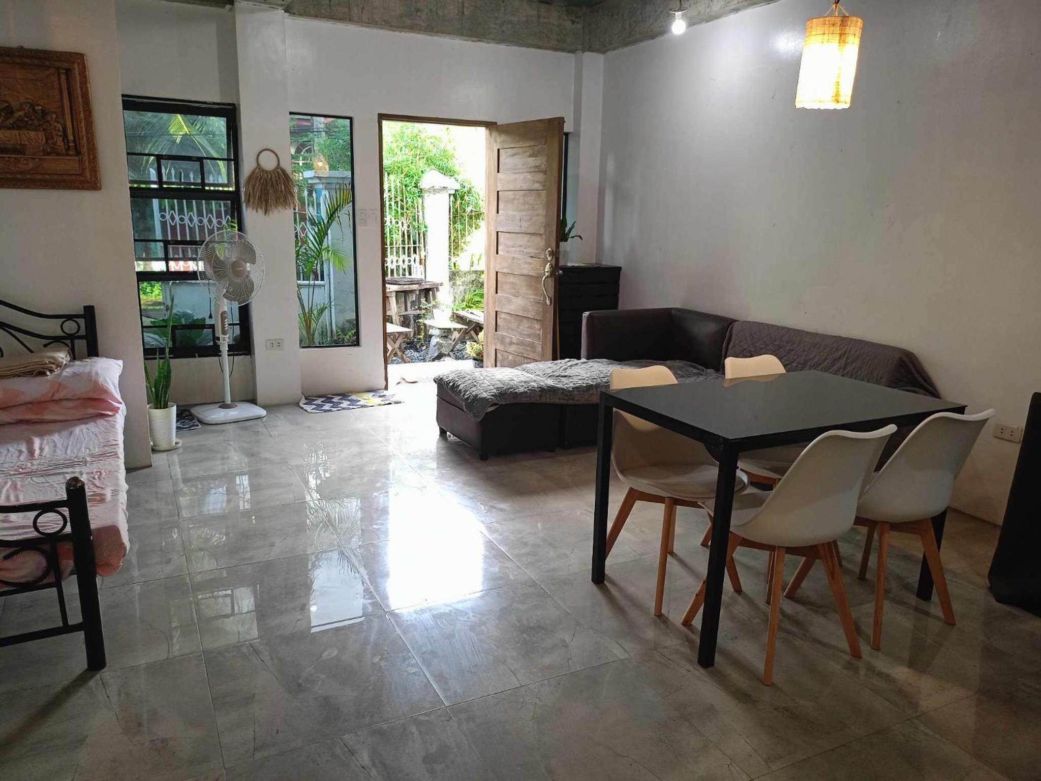 Yannas transient house view 3