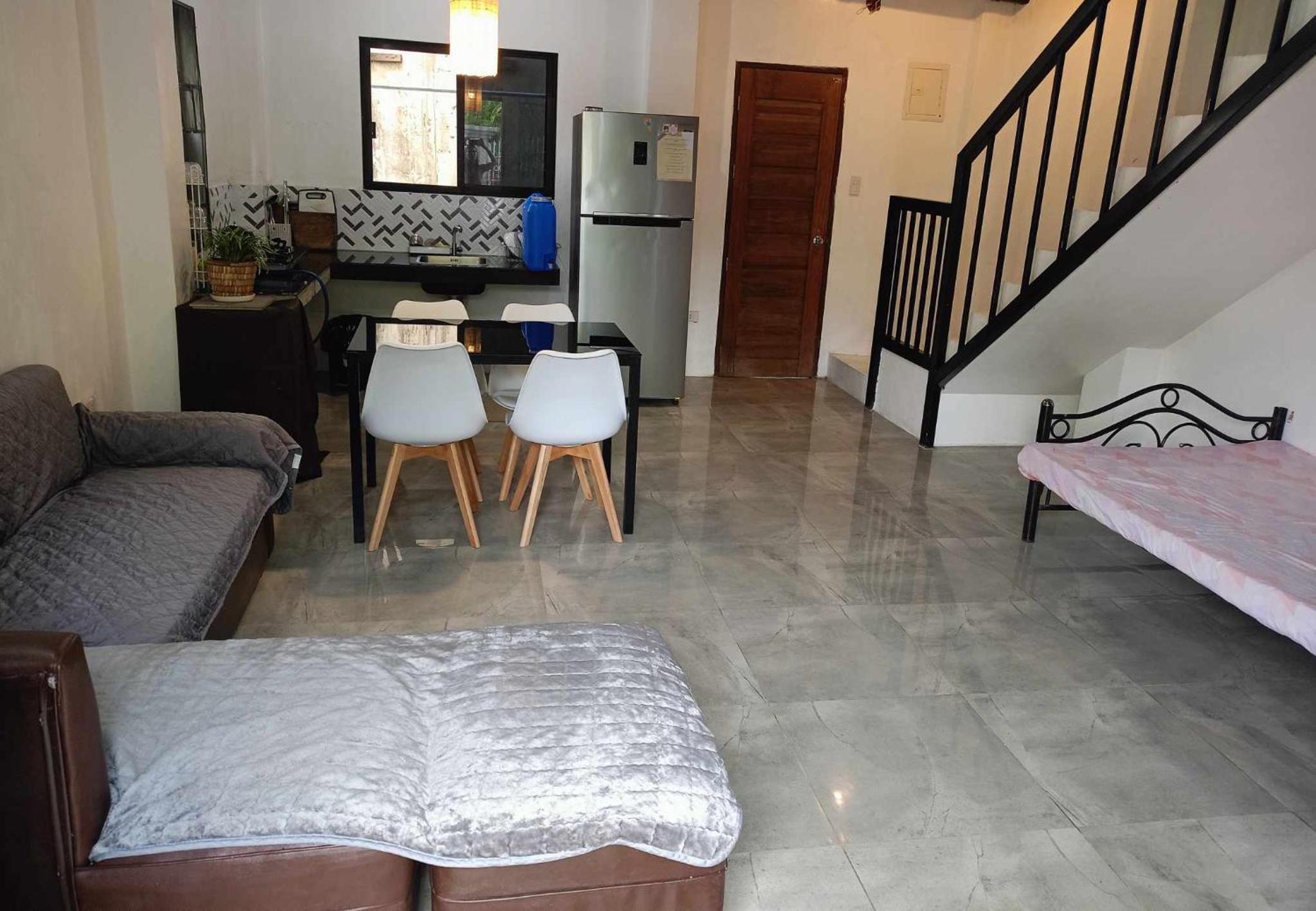 Yannas transient house view 4