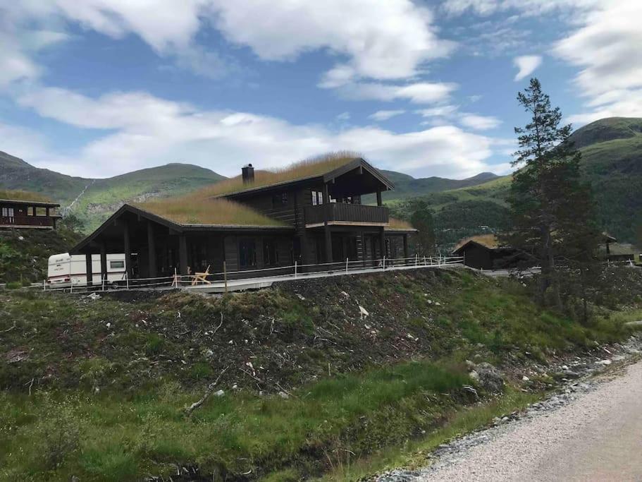 Hotel Ny og moderne hytte i Stryn - Image 1