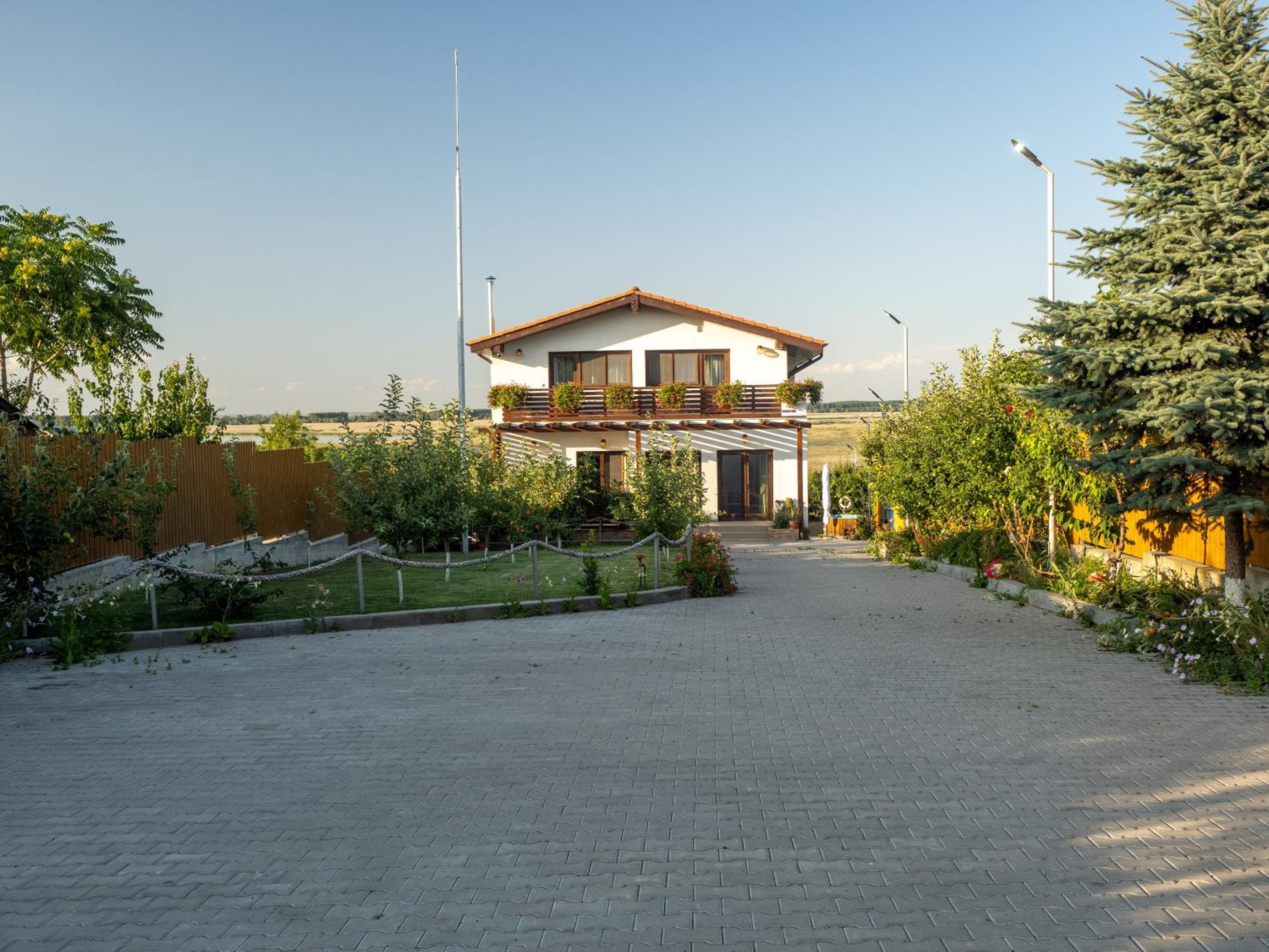 Photo 13