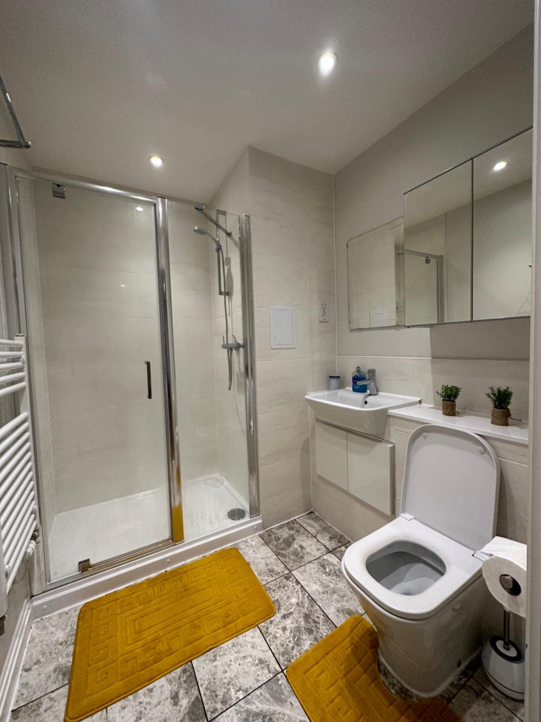 Uxbridge Apartment