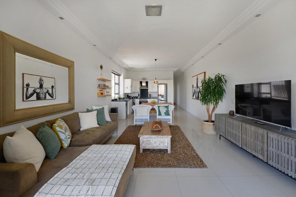 Stylish Green Point Apartment