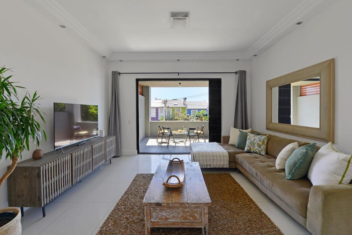 Stylish Green Point Apartment