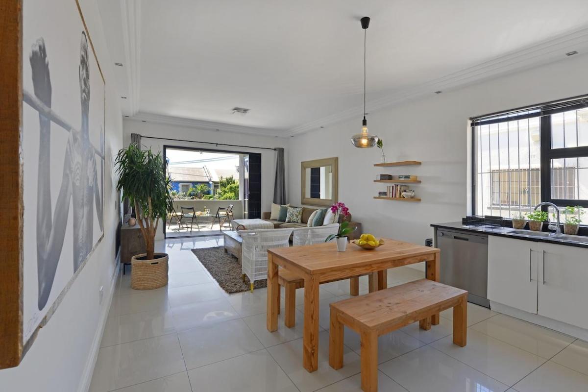 Stylish Green Point Apartment
