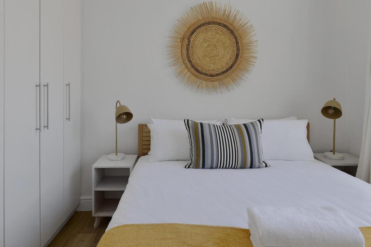 Stylish Green Point Apartment