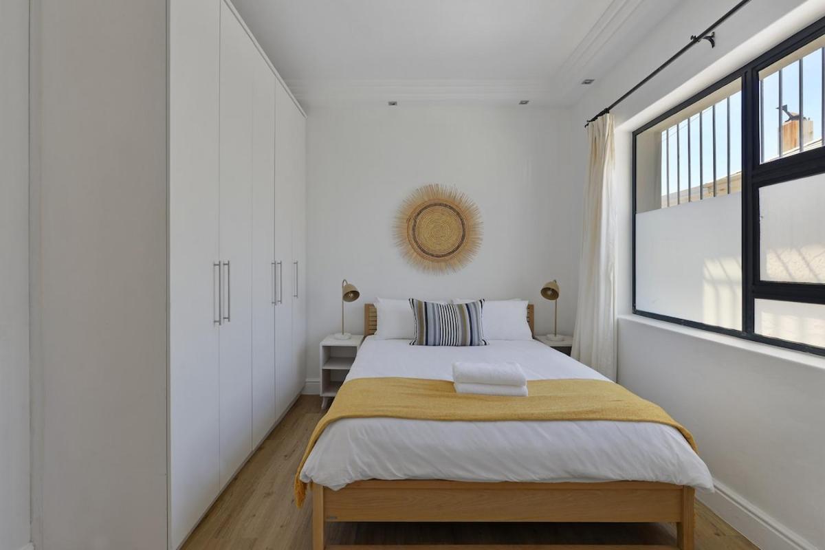 Stylish Green Point Apartment